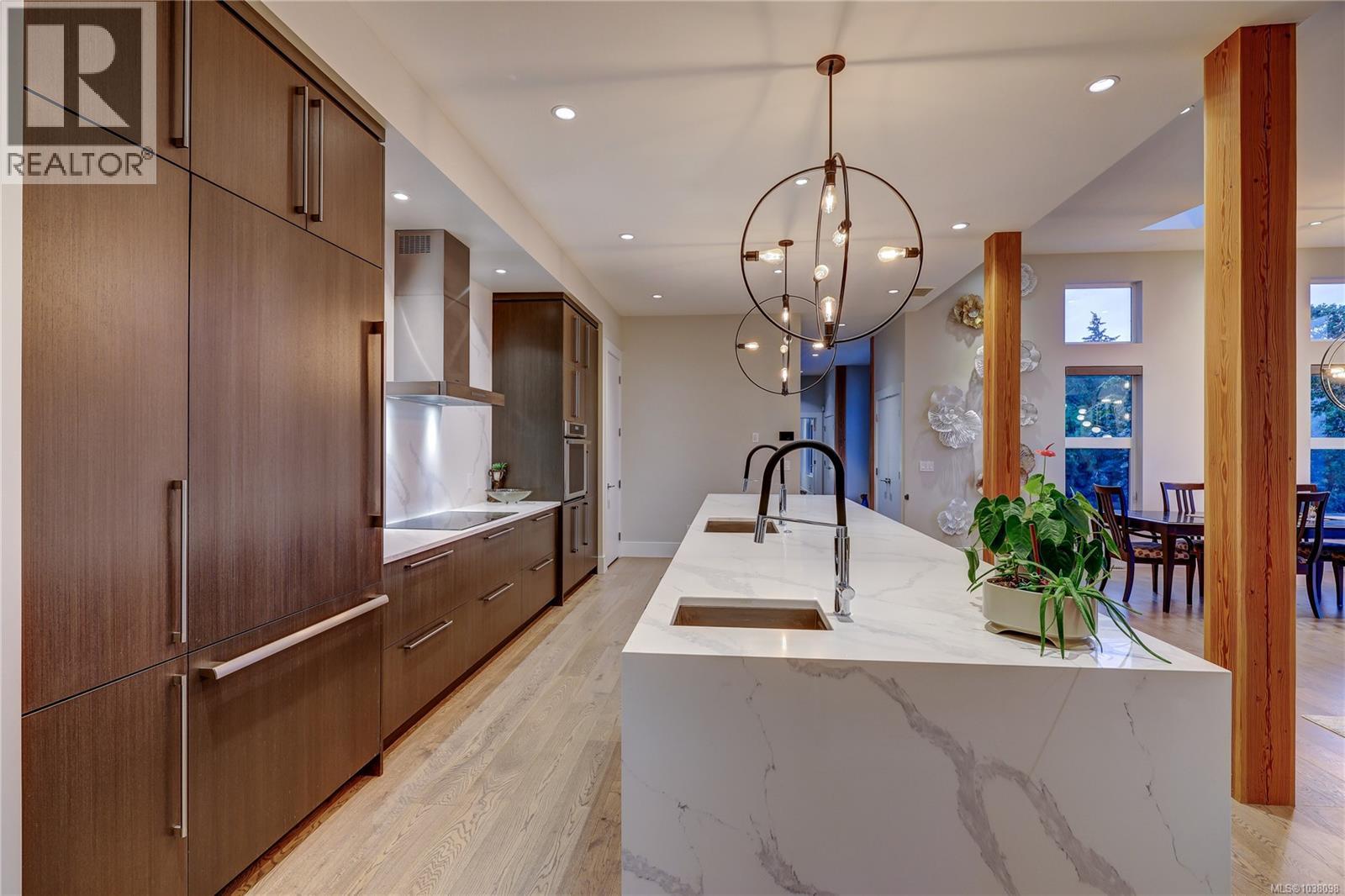 3450 Dolphin Dr - 23