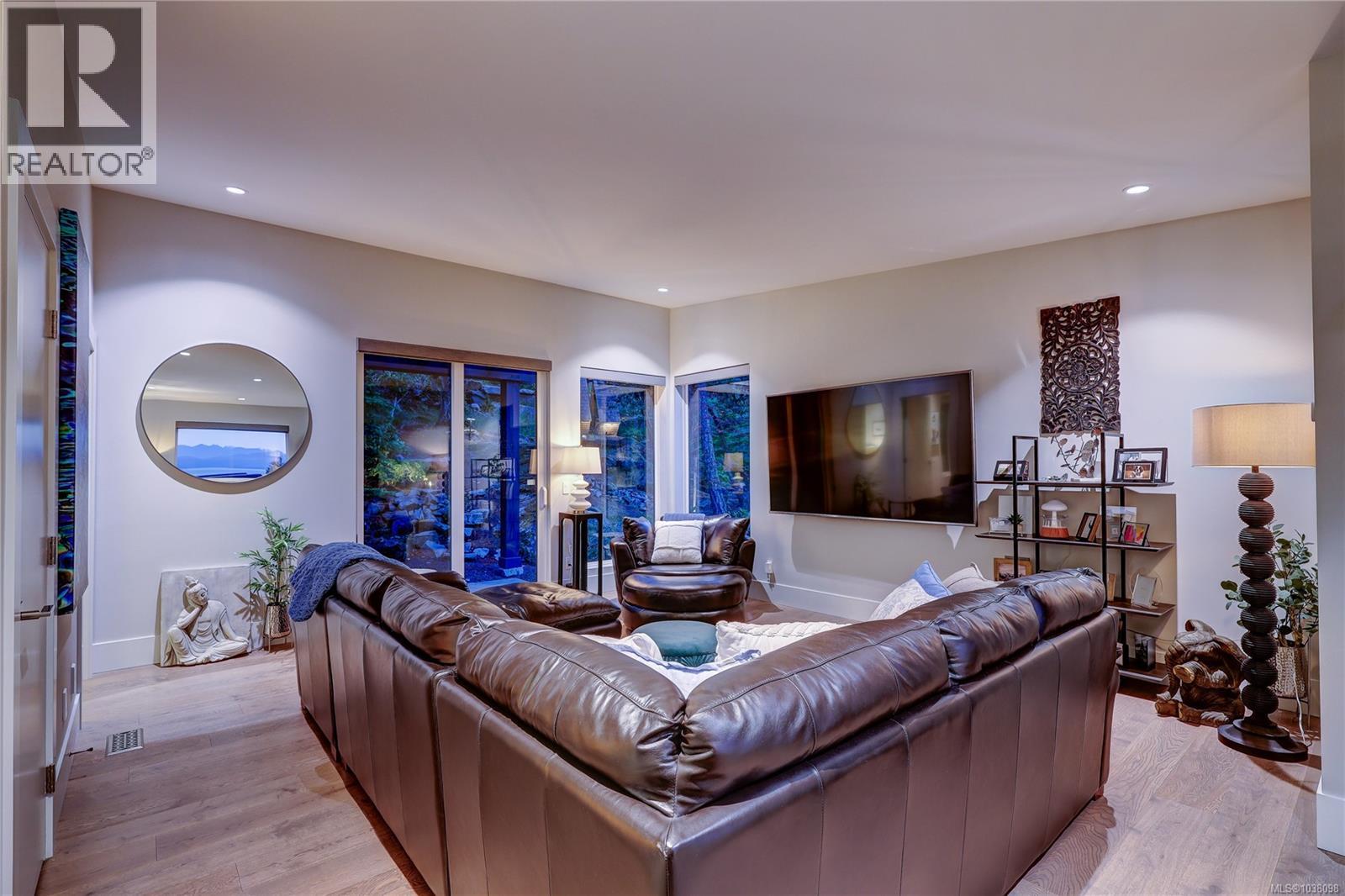 3450 Dolphin Dr - 51