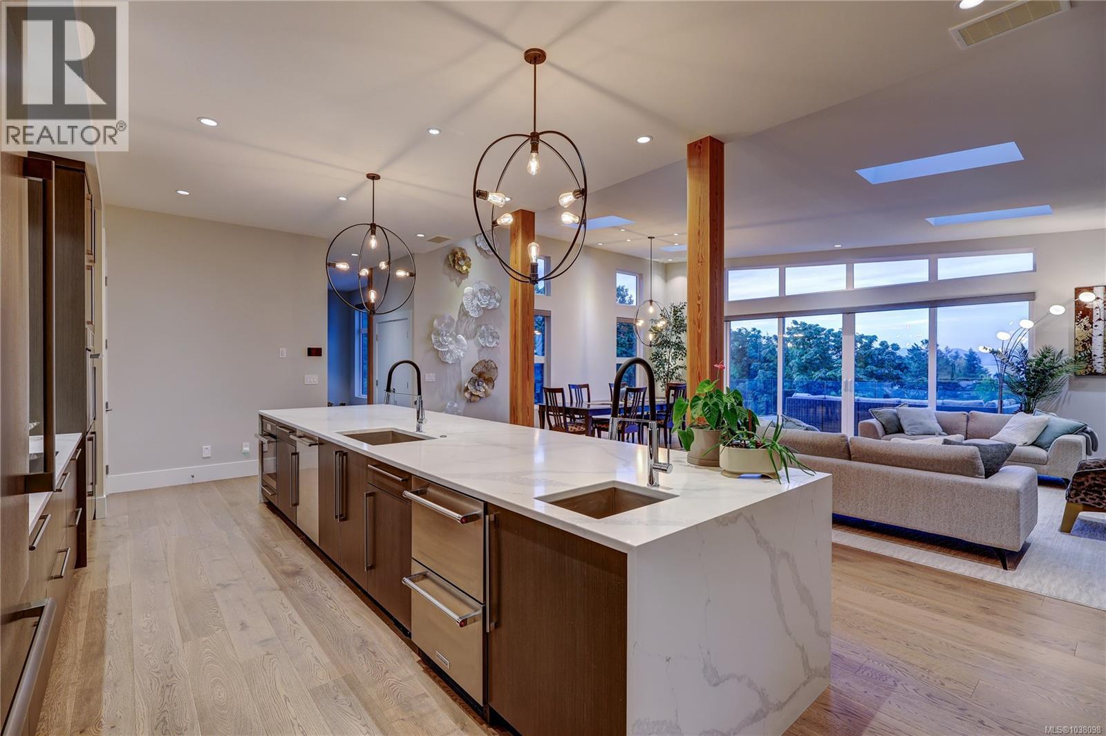 3450 Dolphin Dr - 21