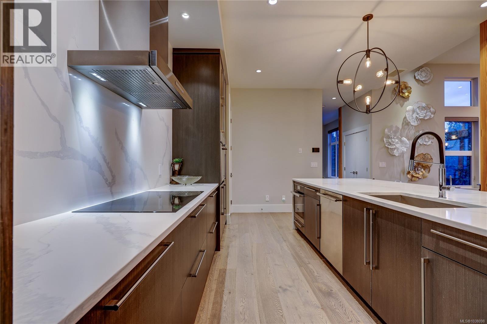 3450 Dolphin Dr - 38