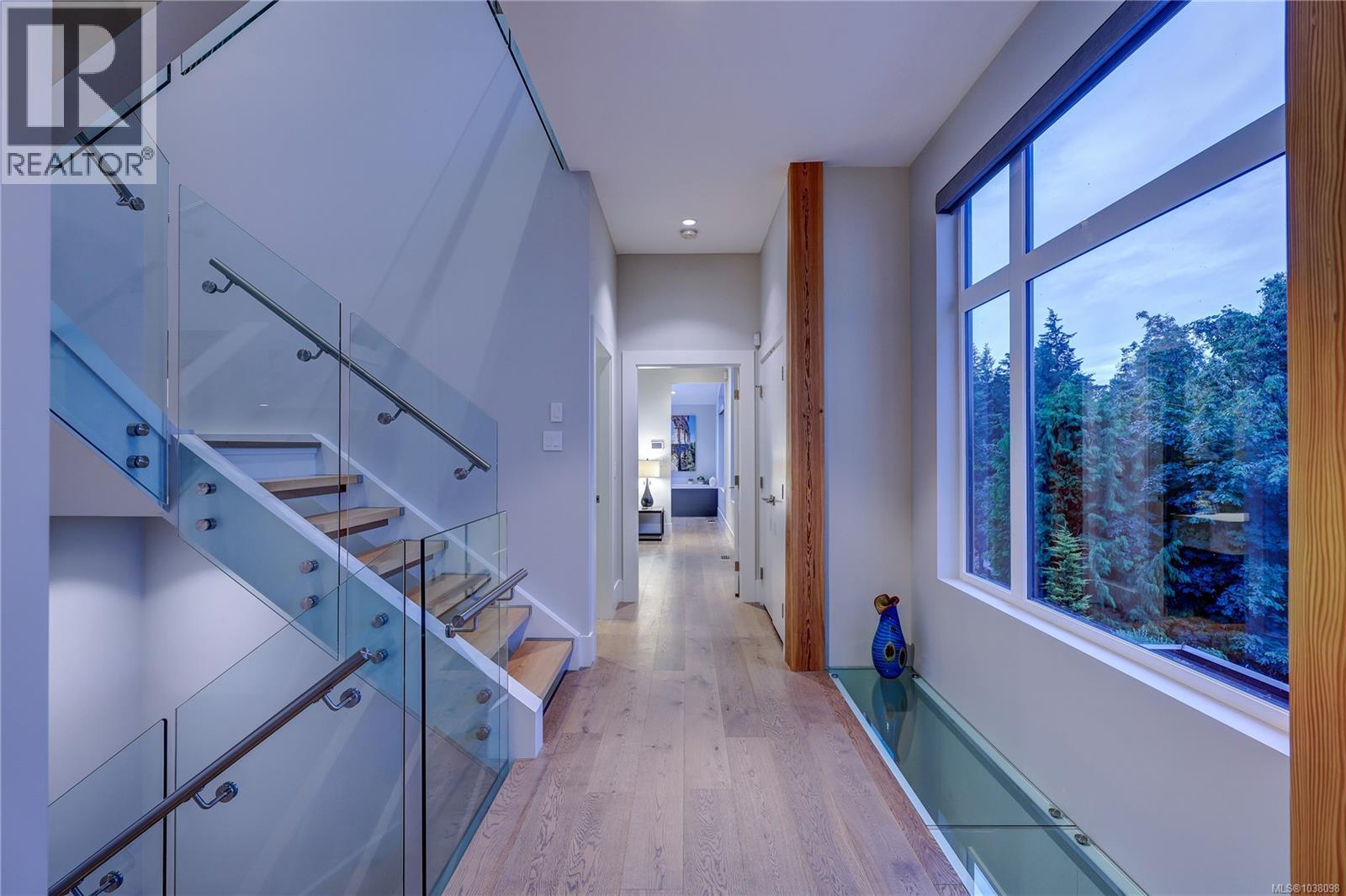 3450 Dolphin Dr - 41