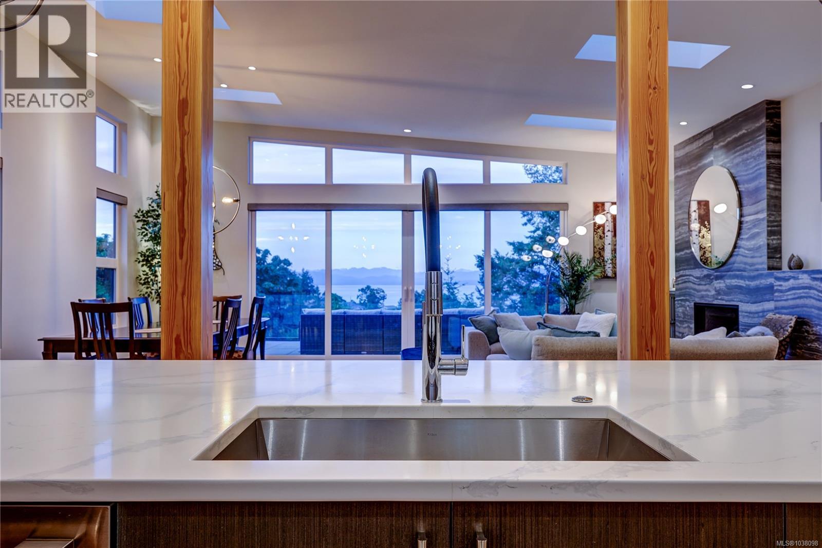 3450 Dolphin Dr - 19