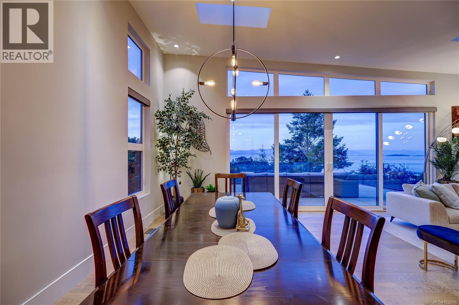 3450 Dolphin Dr - 40
