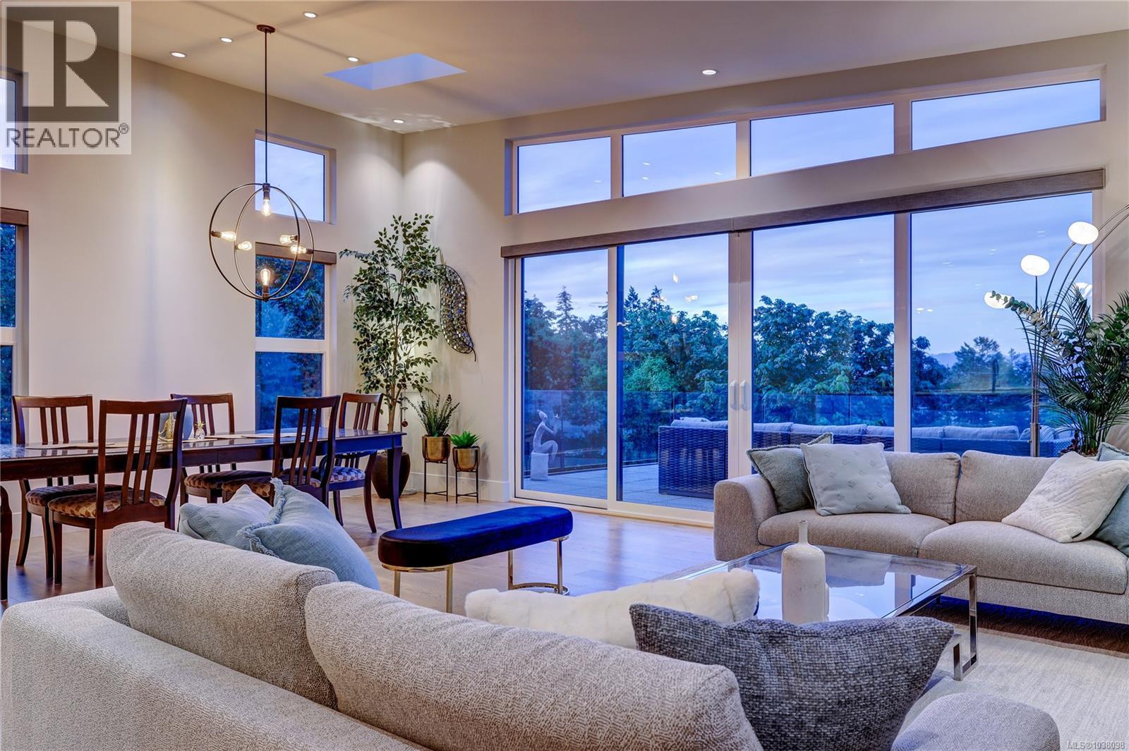 3450 Dolphin Dr - 36