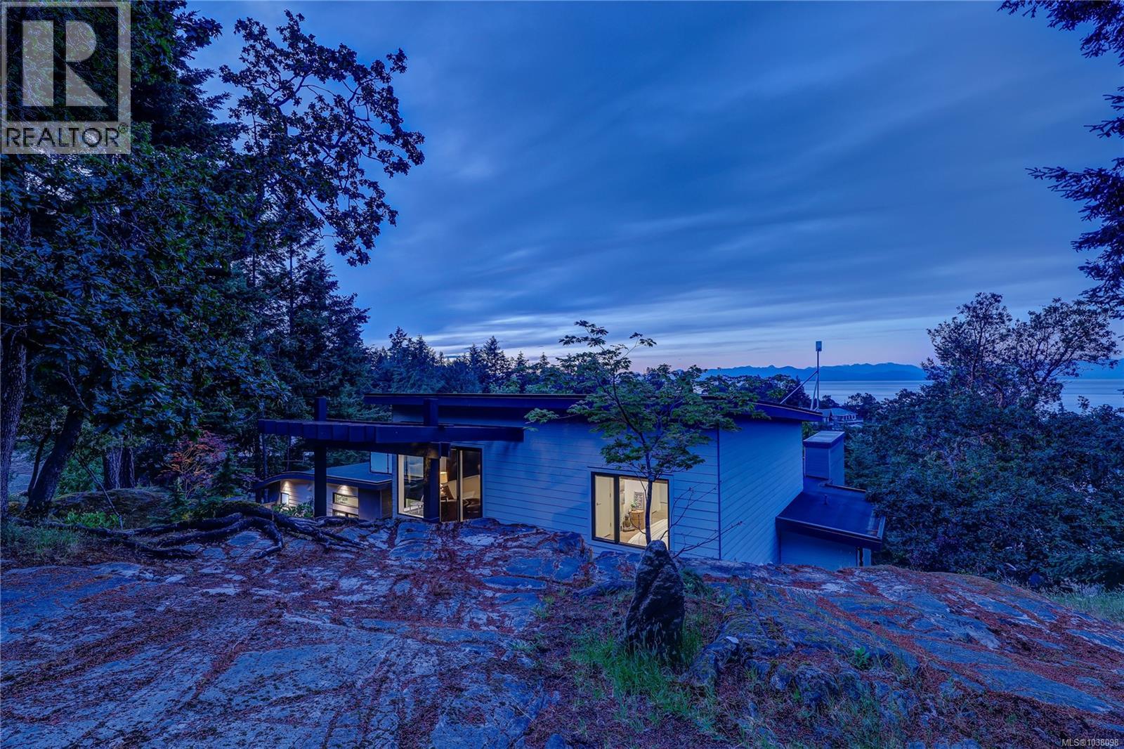 3450 Dolphin Dr - 60