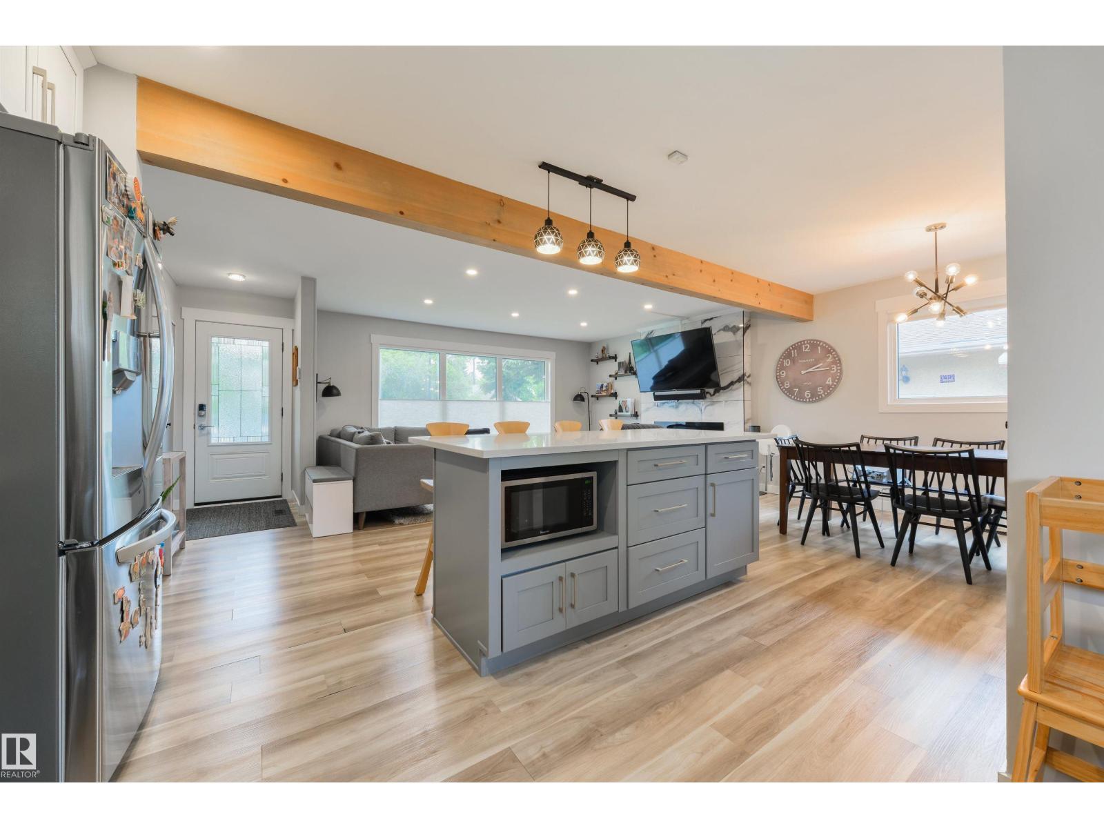 14307 86 AV NW - 12