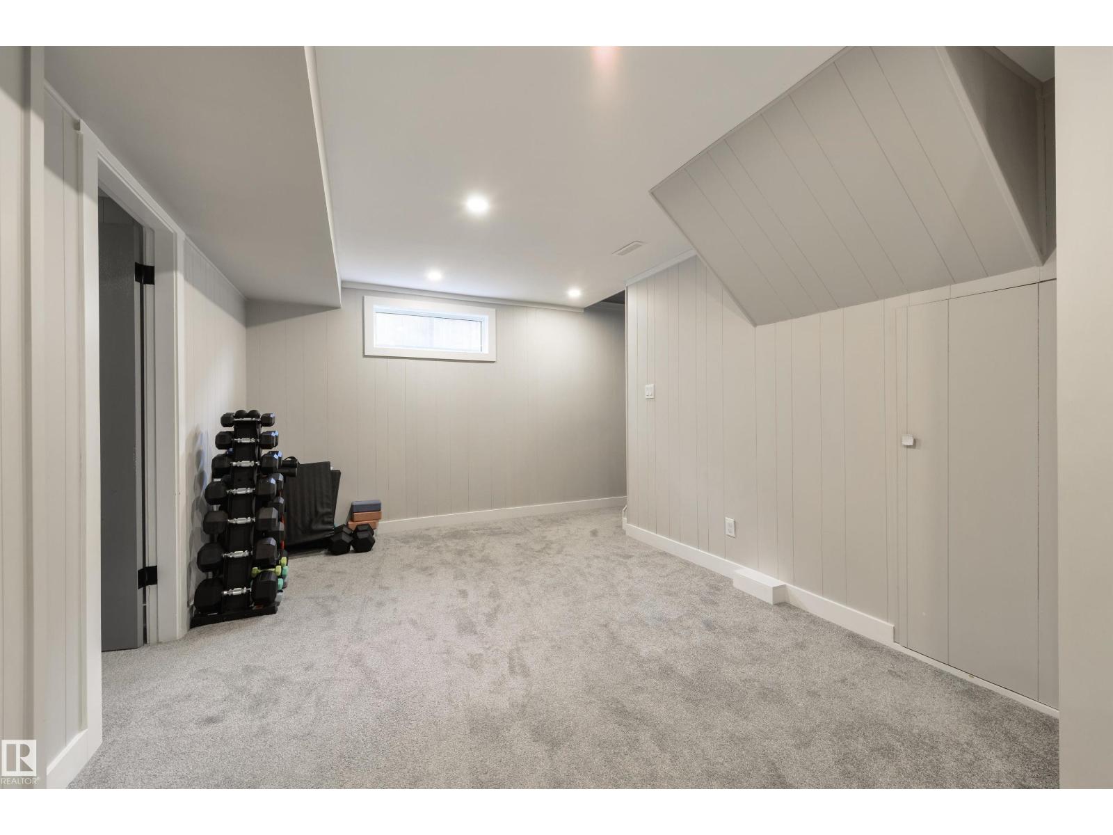 14307 86 AV NW - 25