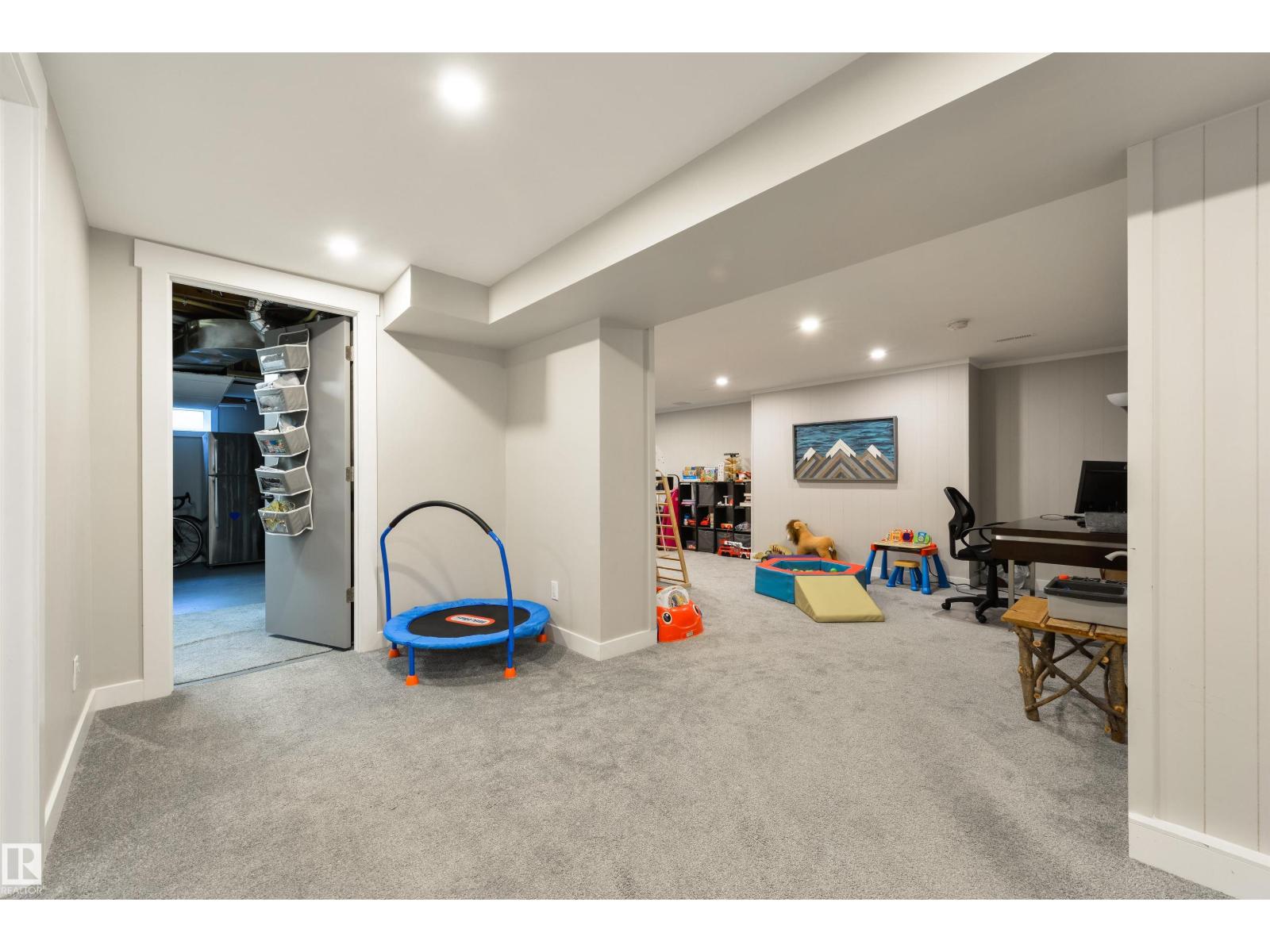 14307 86 AV NW - 26