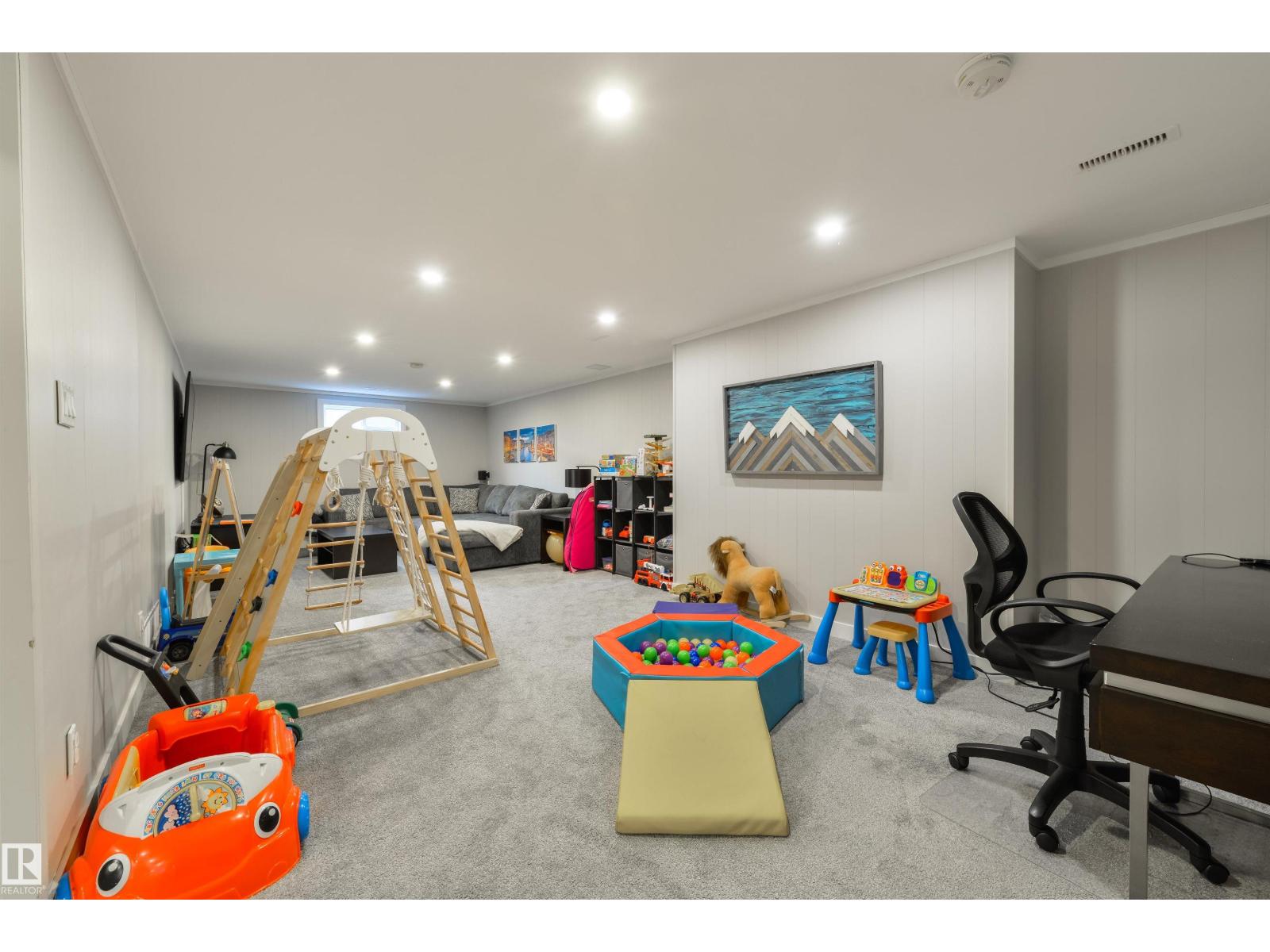 14307 86 AV NW - 27