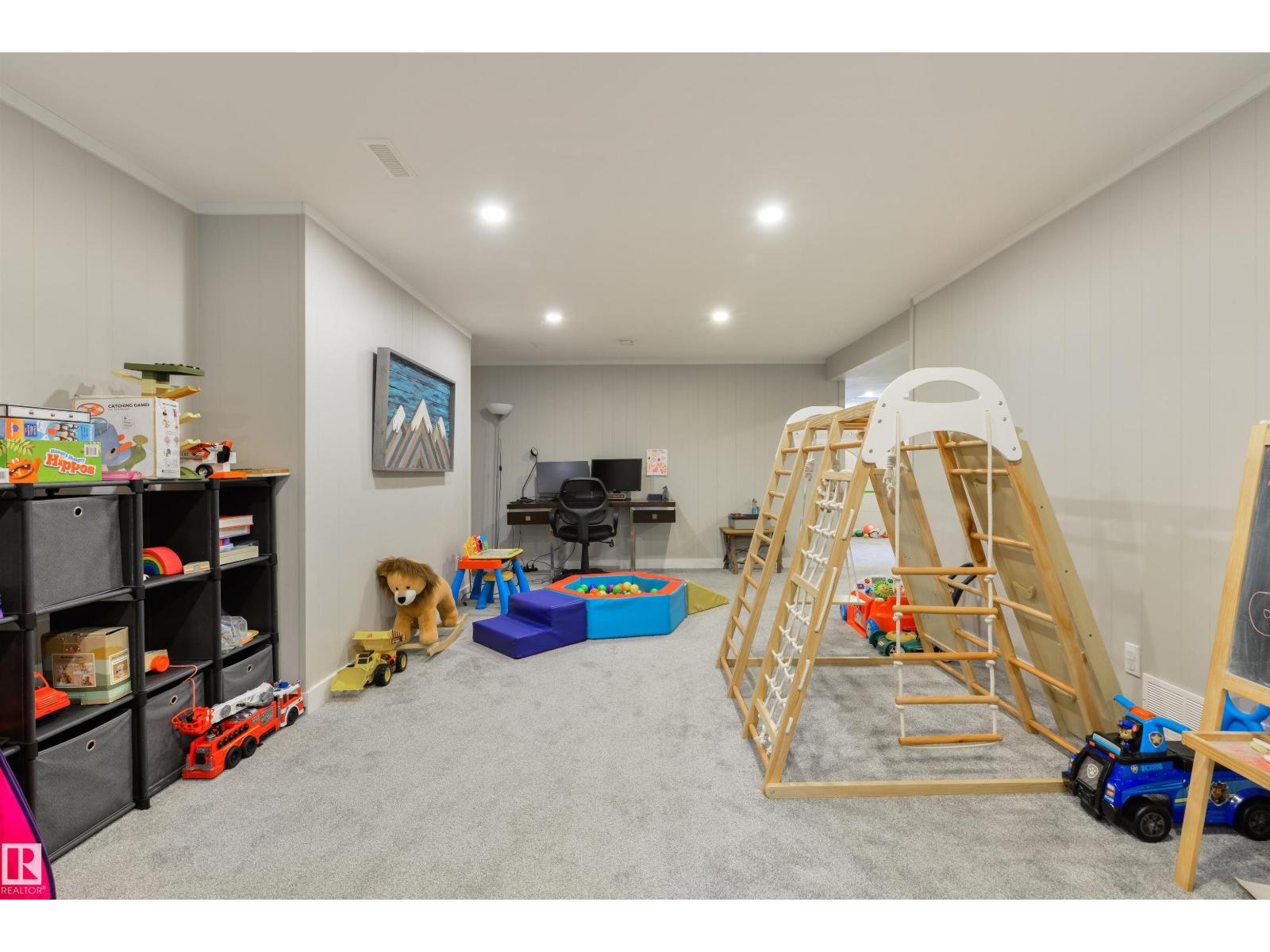 14307 86 AV NW - 29