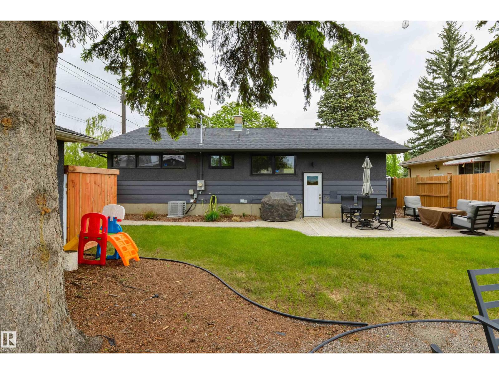 14307 86 AV NW - 35