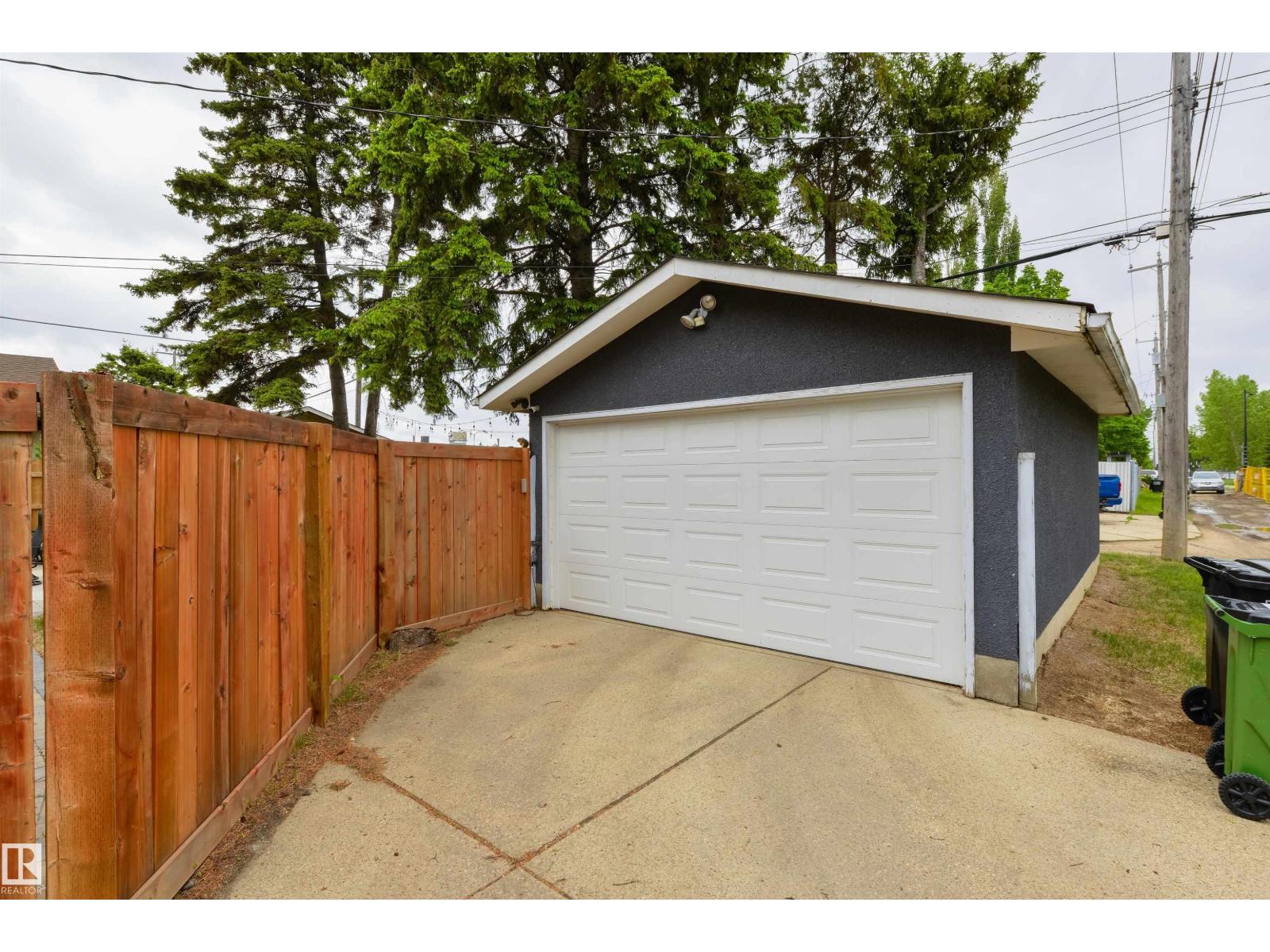 14307 86 AV NW - 36