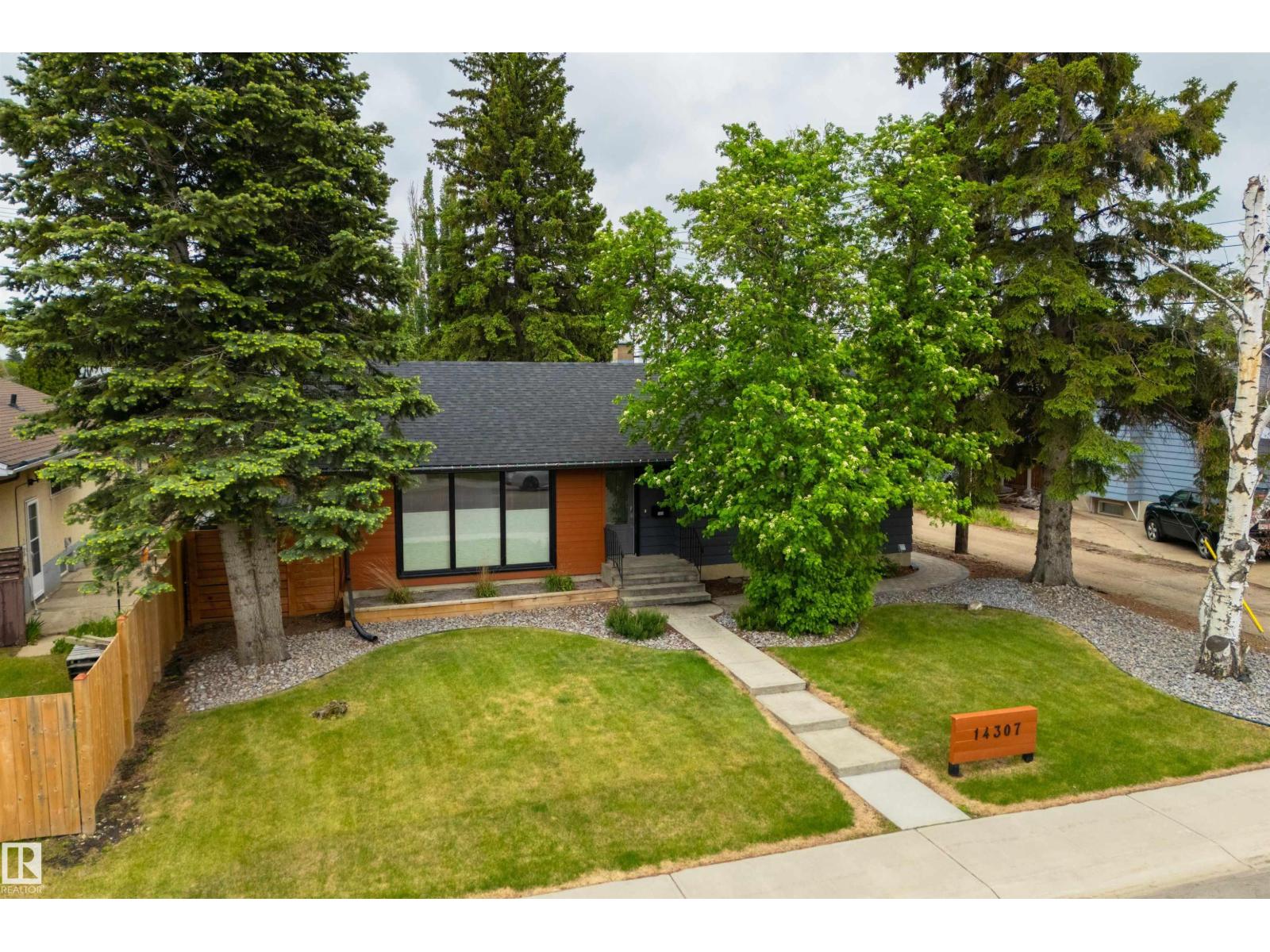 14307 86 AV NW - 38