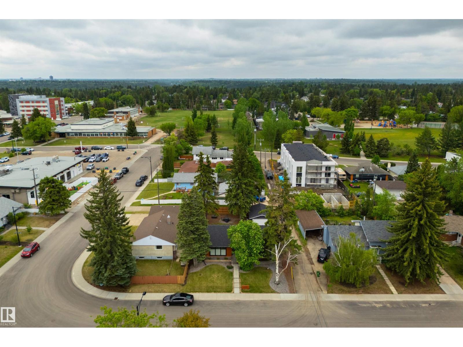 14307 86 AV NW - 39