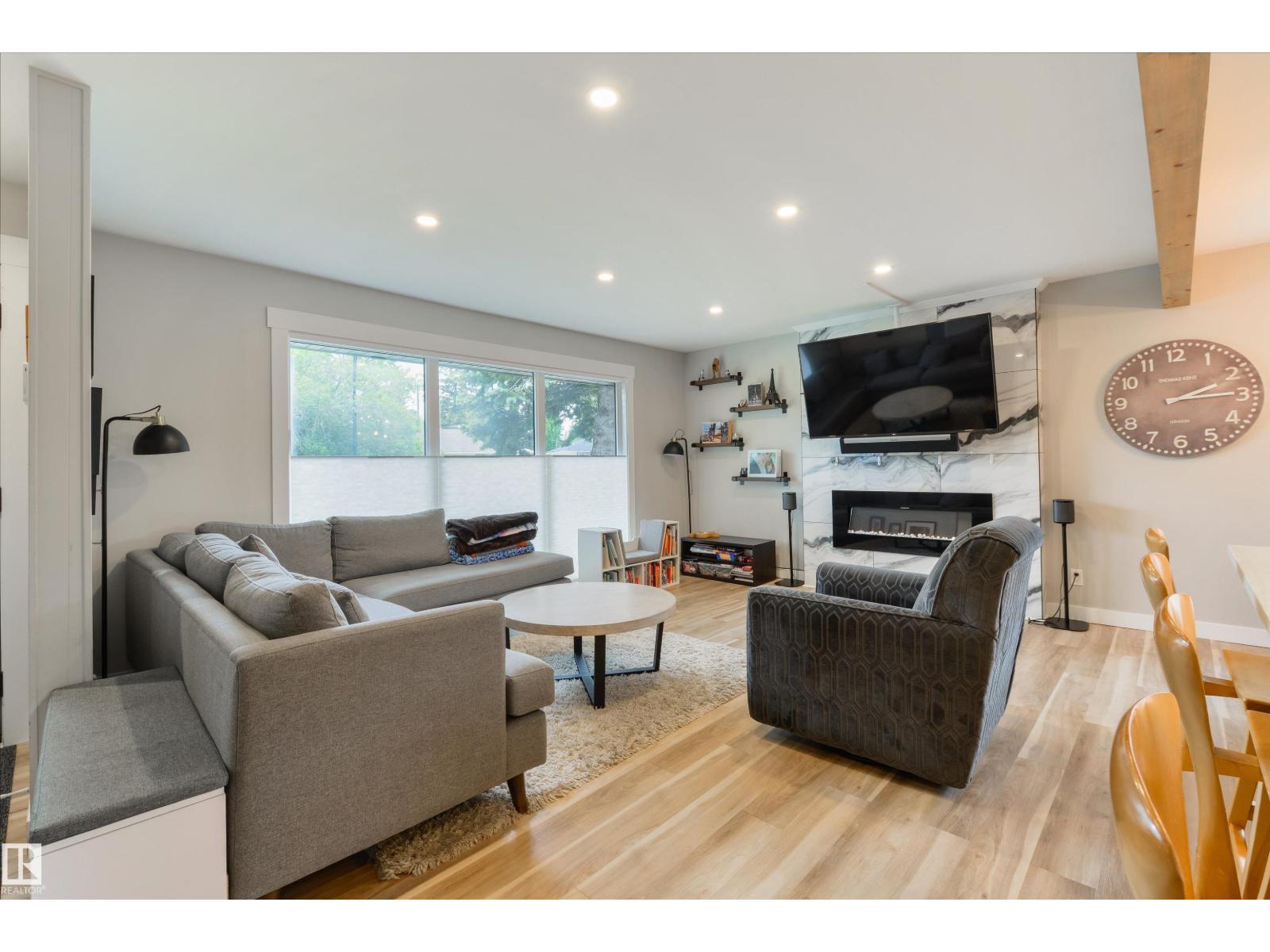 14307 86 AV NW - 4