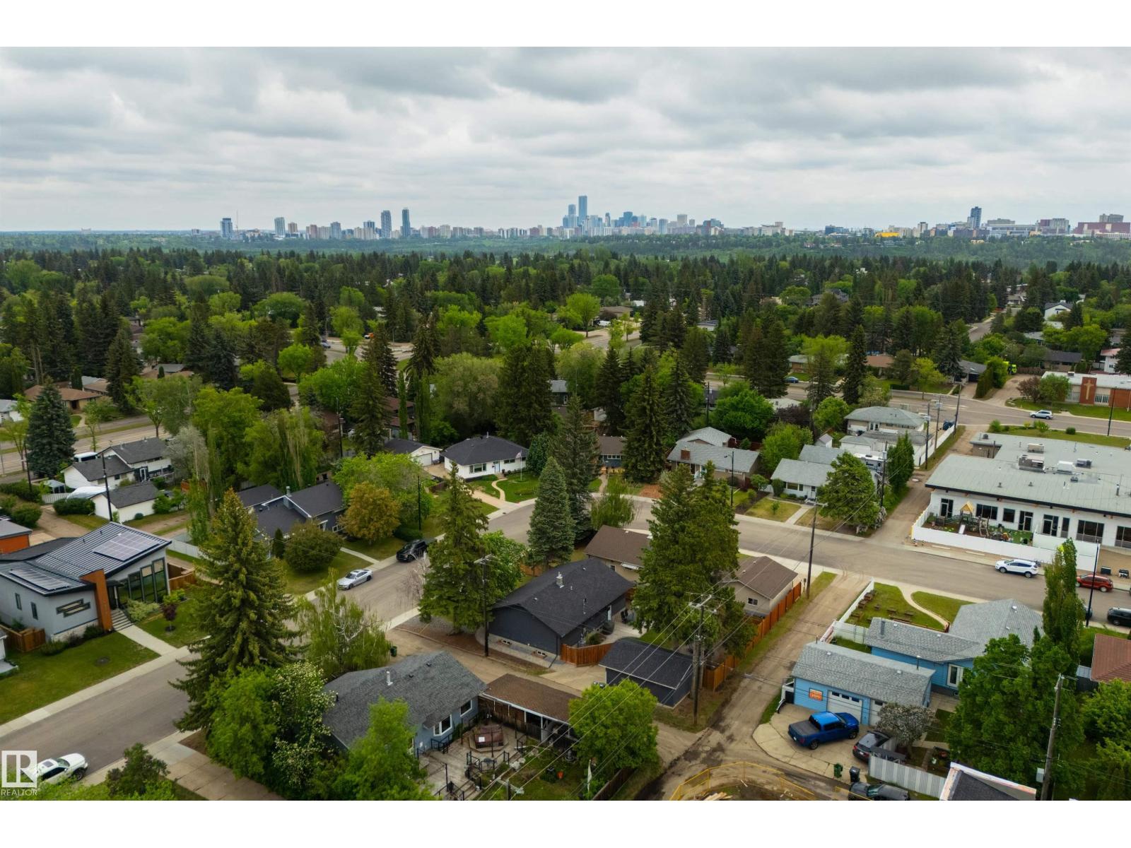 14307 86 AV NW - 44