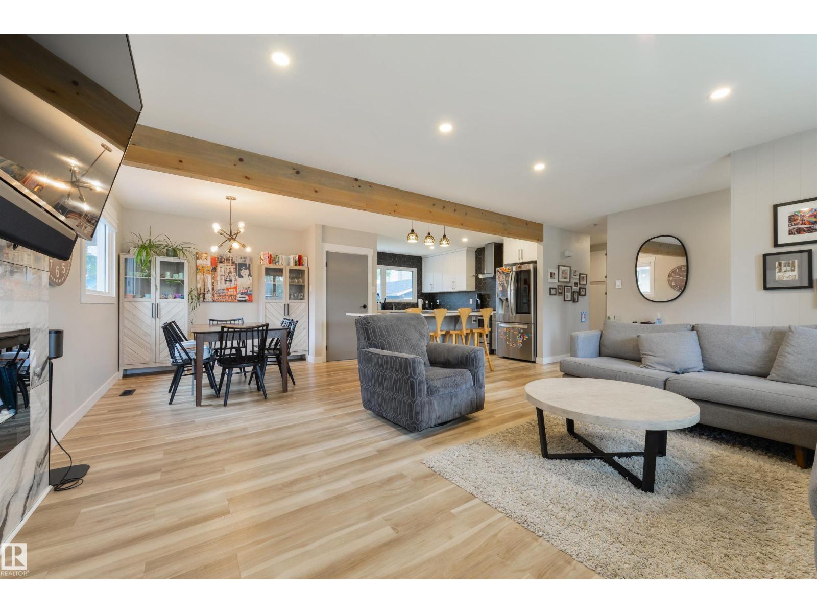 14307 86 AV NW - 6