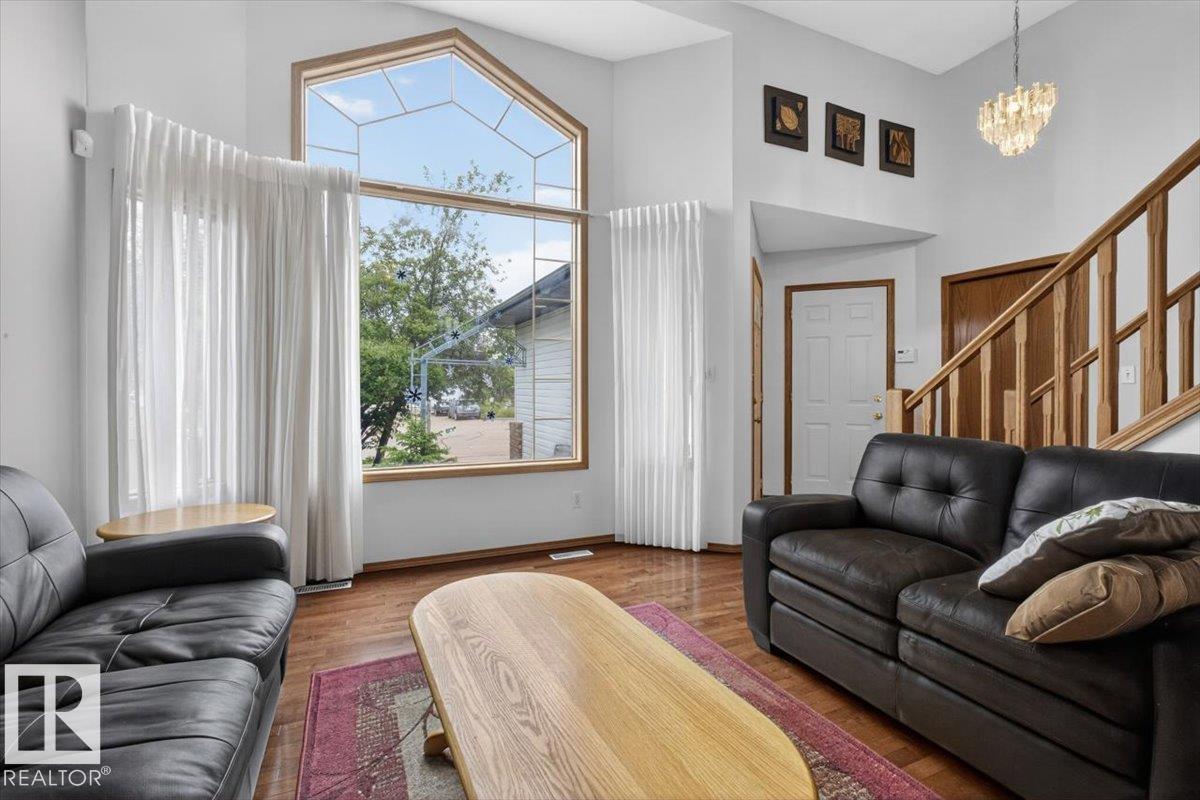 3928 30 ST NW - 10