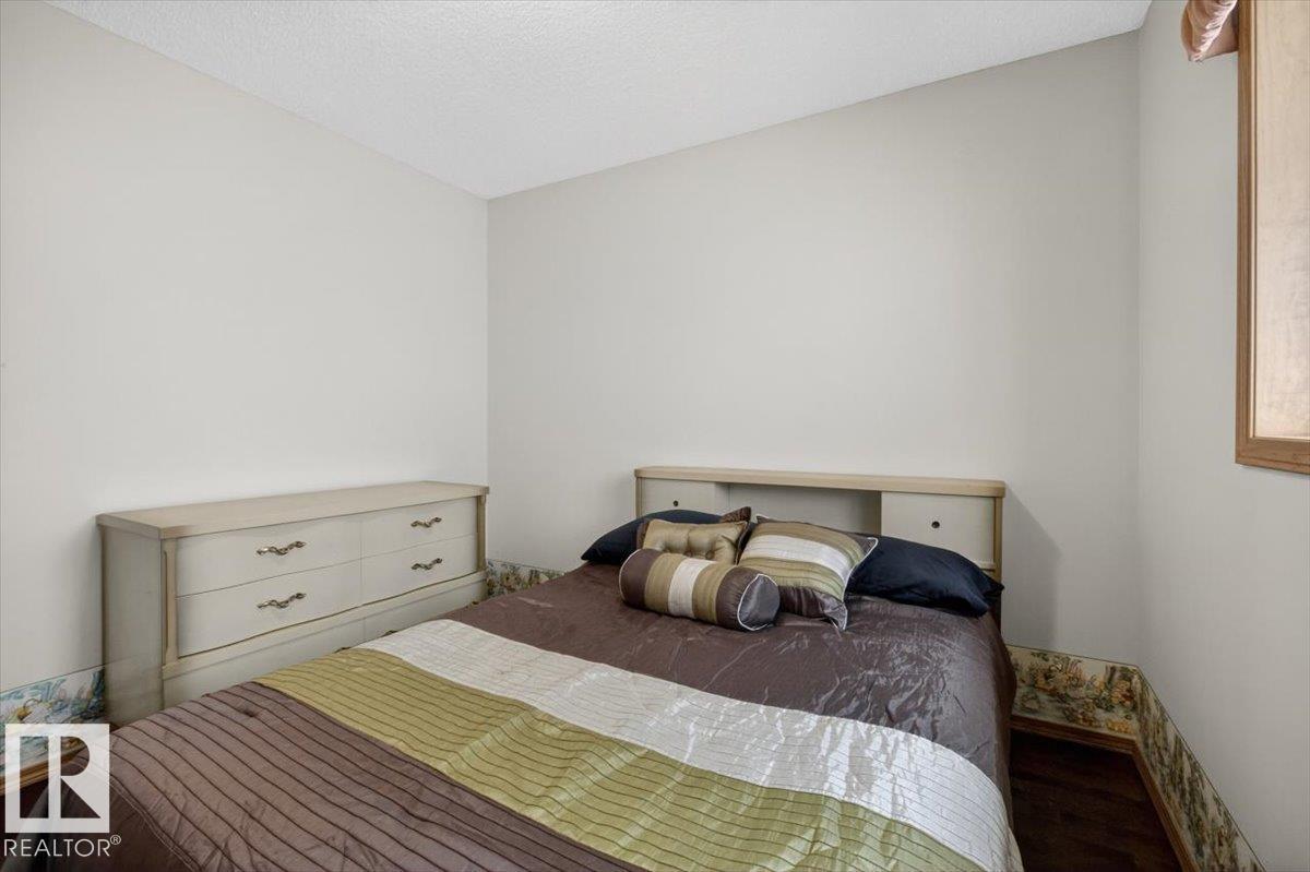 3928 30 ST NW - 29