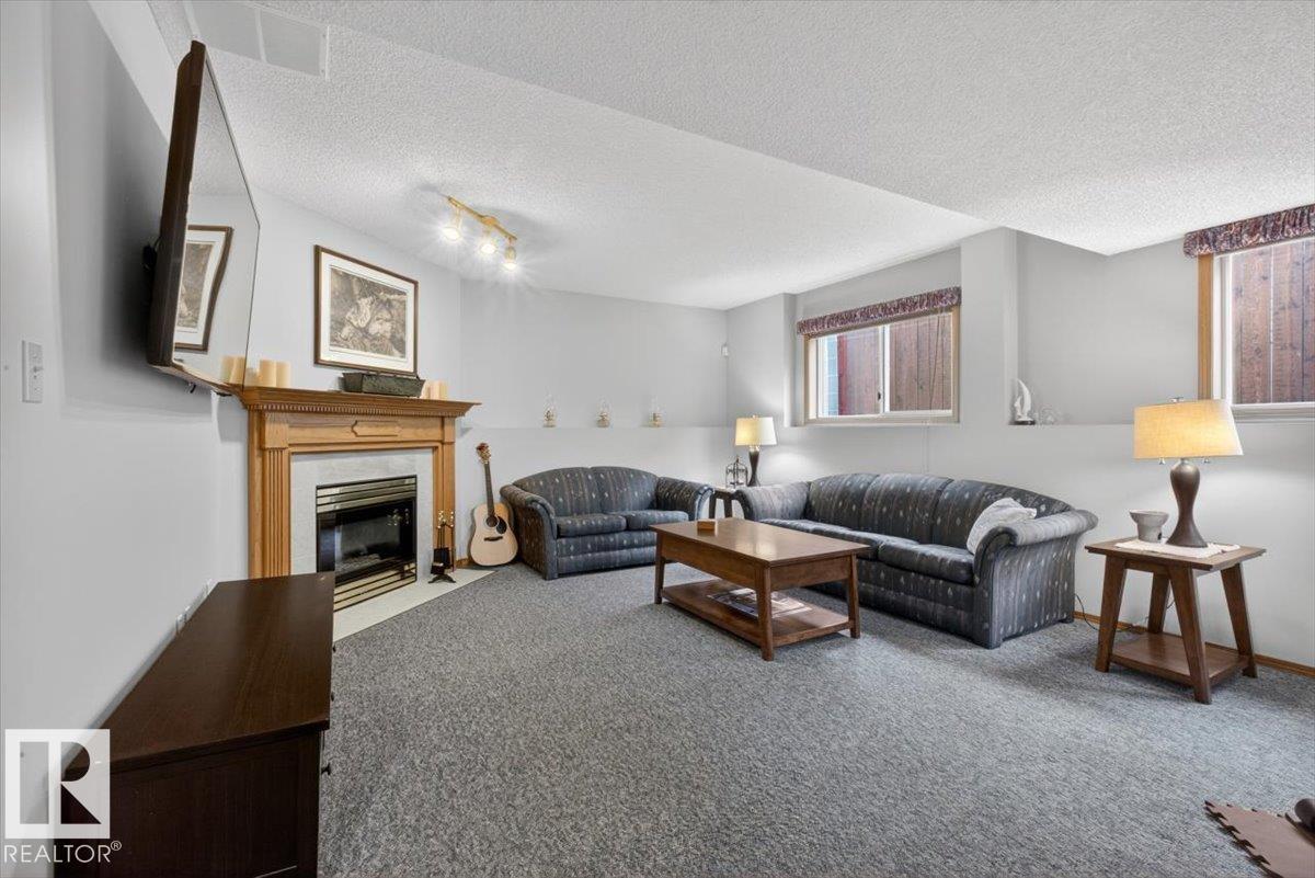 3928 30 ST NW - 38
