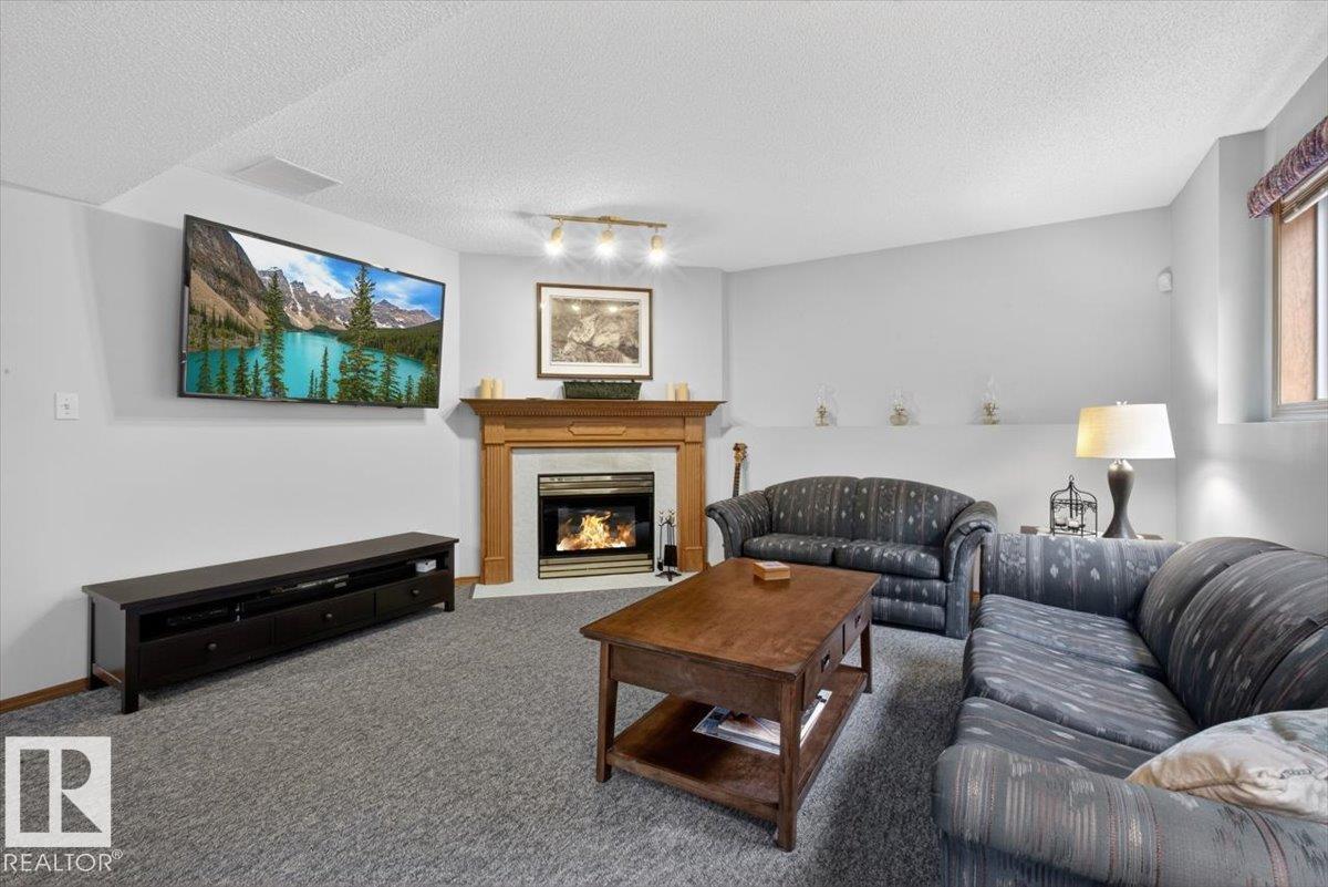 3928 30 ST NW - 39