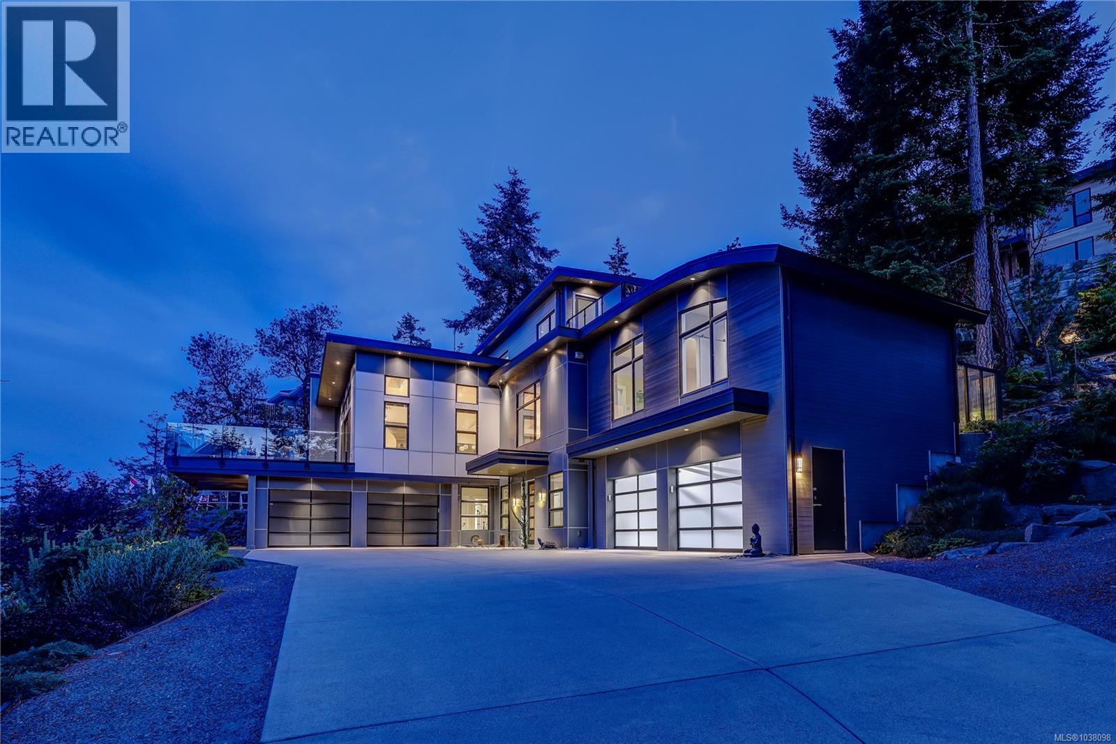 3450 Dolphin Dr - Image 2