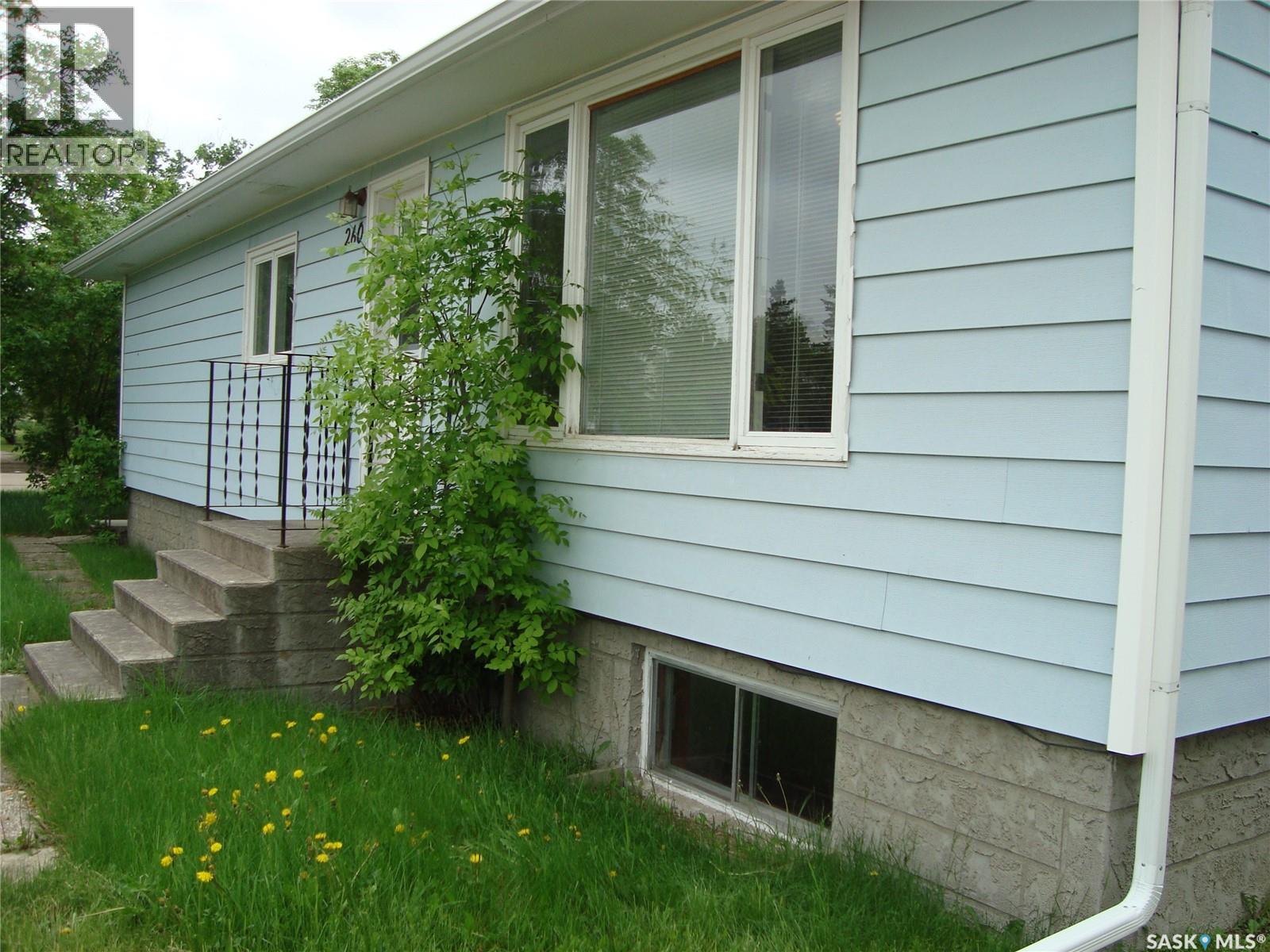 260 6th AVENUE E - 1
