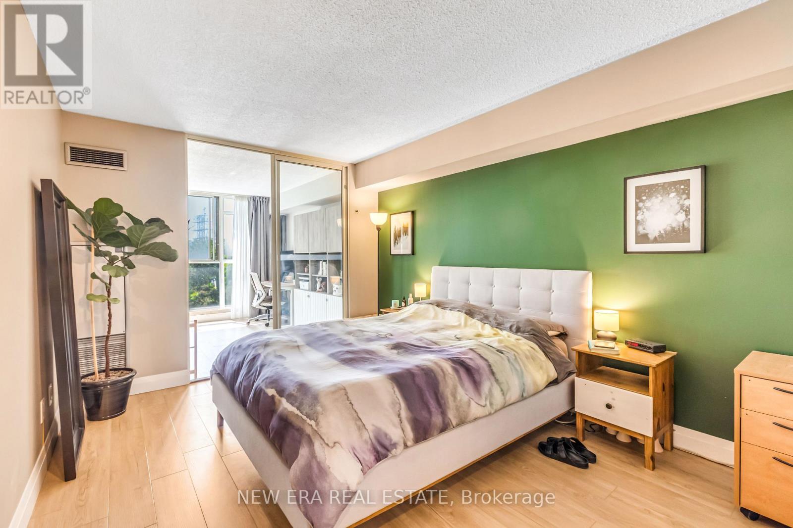 #437 22 SOUTHPORT STREET - 12