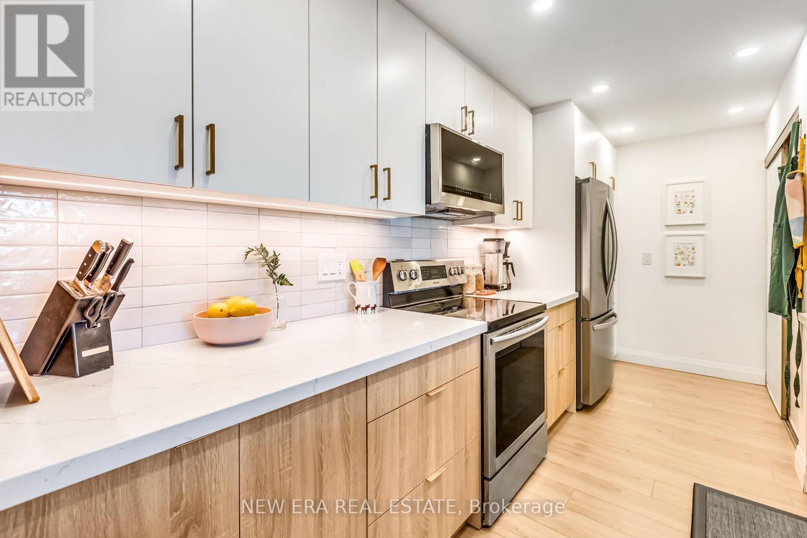 #437 22 SOUTHPORT STREET - 4