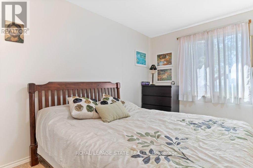 2592 LAKESHORE ROAD - 26