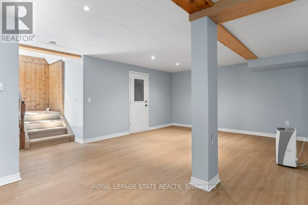 2592 LAKESHORE ROAD - 30