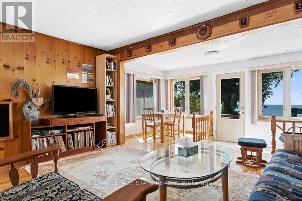 2592 LAKESHORE ROAD - 20
