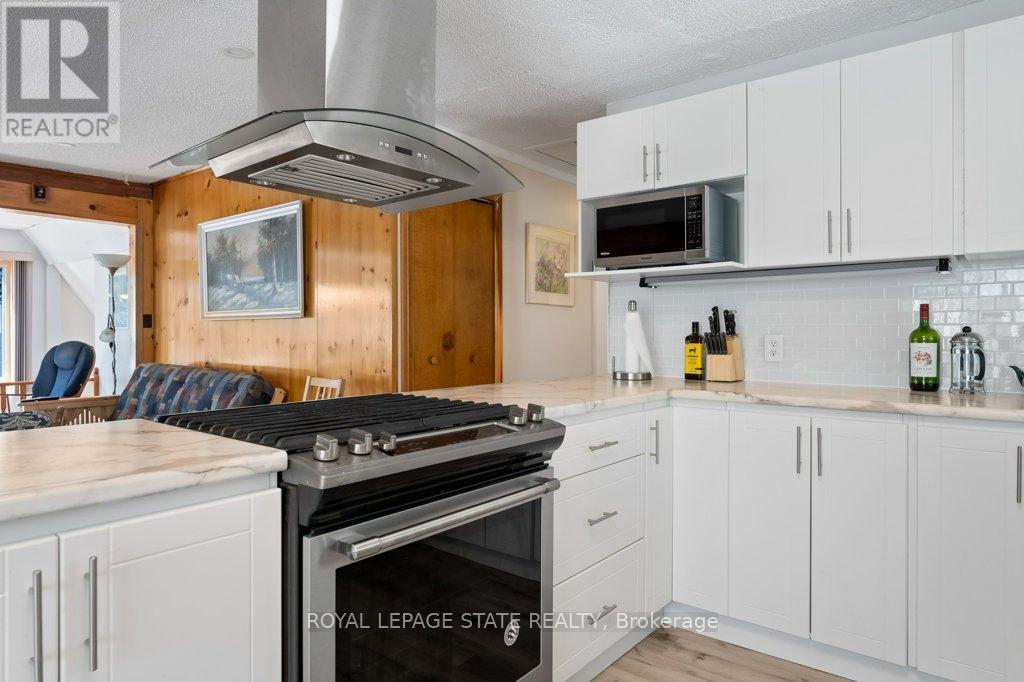 2592 LAKESHORE ROAD - 16