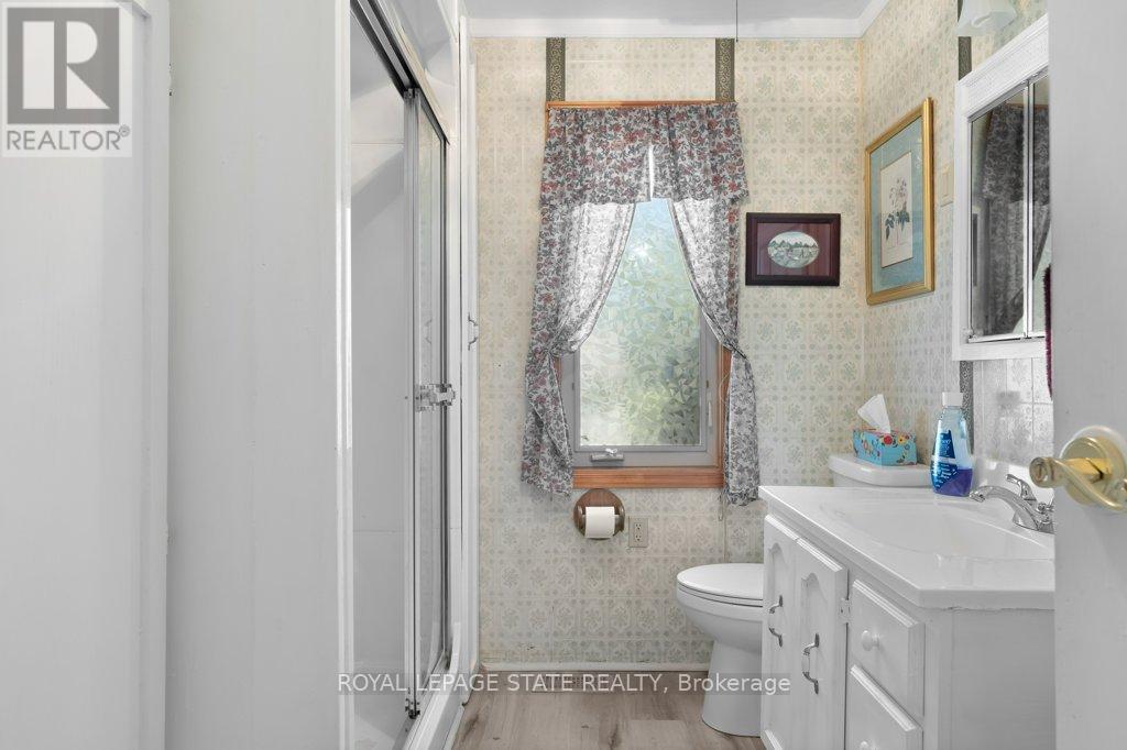 2592 LAKESHORE ROAD - 25