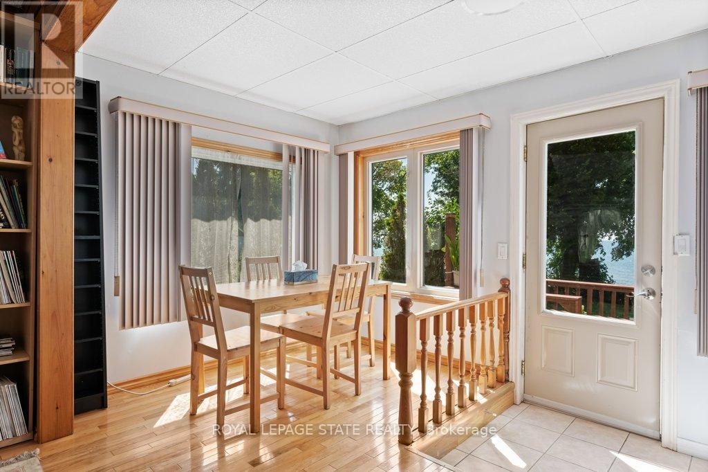 2592 LAKESHORE ROAD - 21