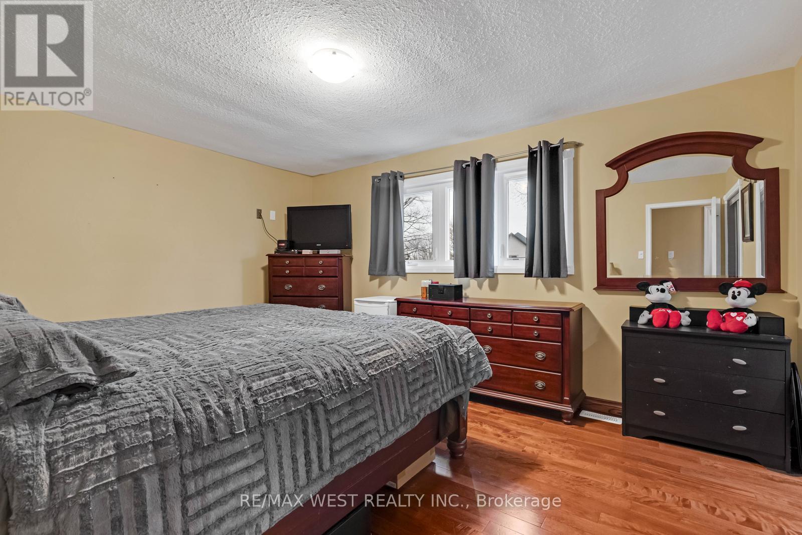 45 MARYSFIELD DRIVE - 21