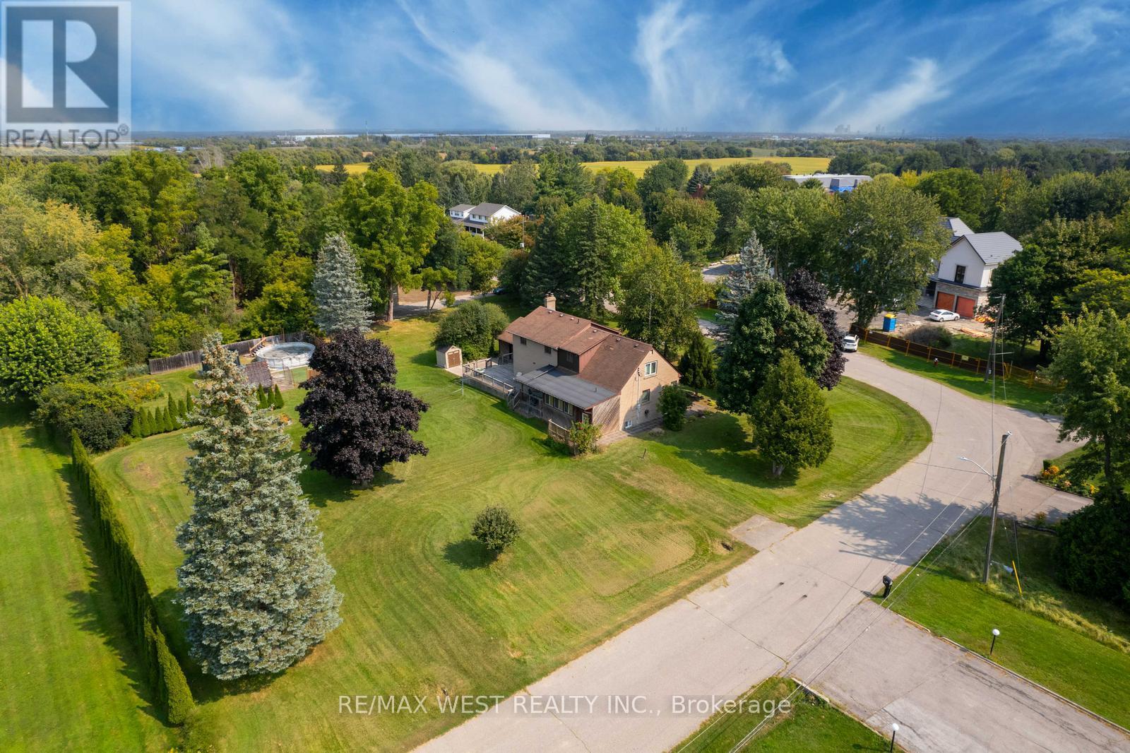 45 MARYSFIELD DRIVE - 27