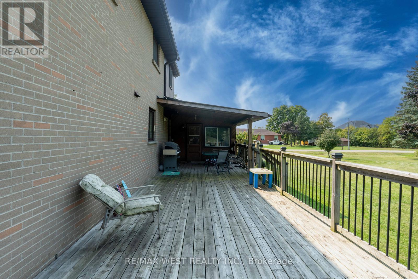 45 MARYSFIELD DRIVE - 31