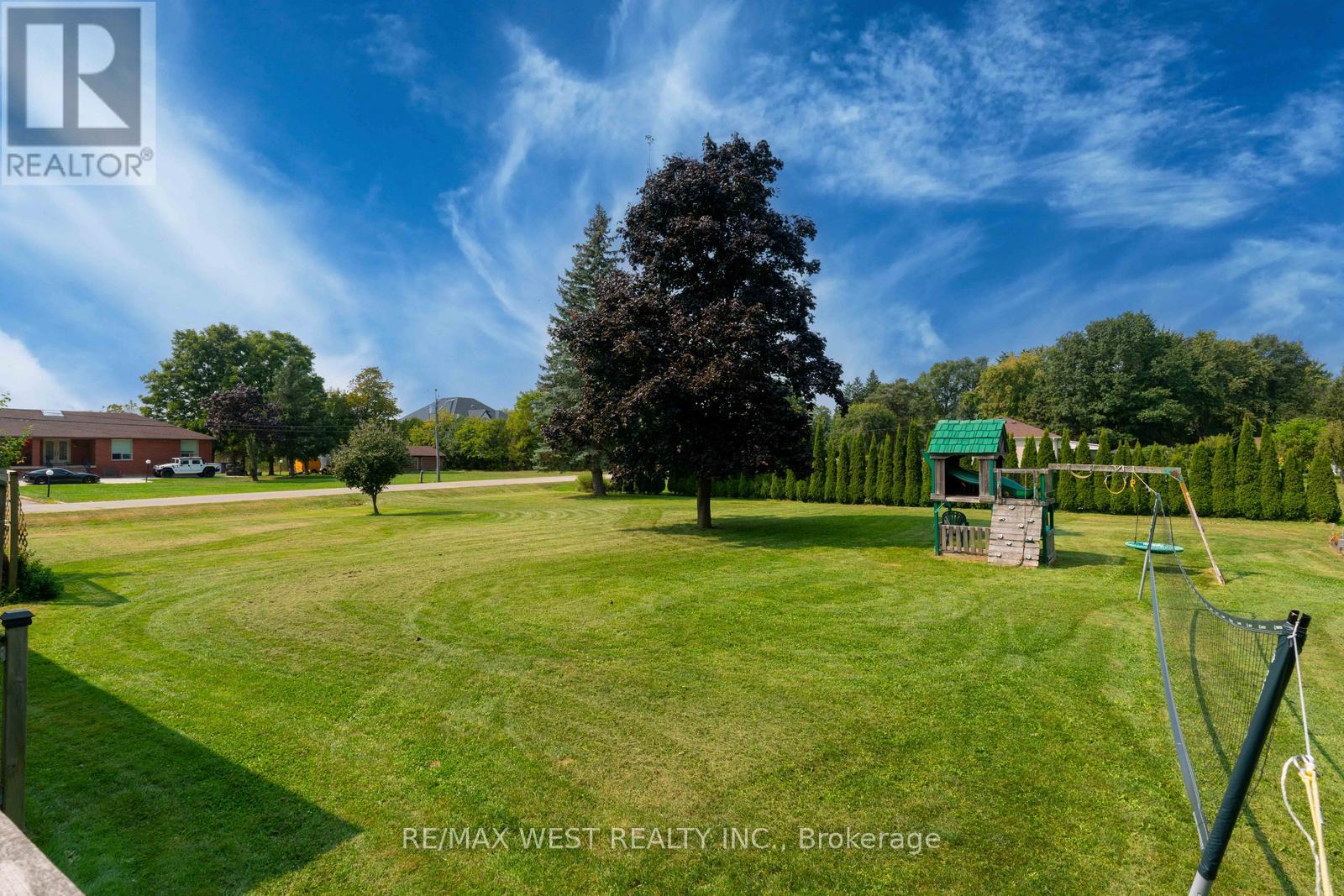 45 MARYSFIELD DRIVE - 32