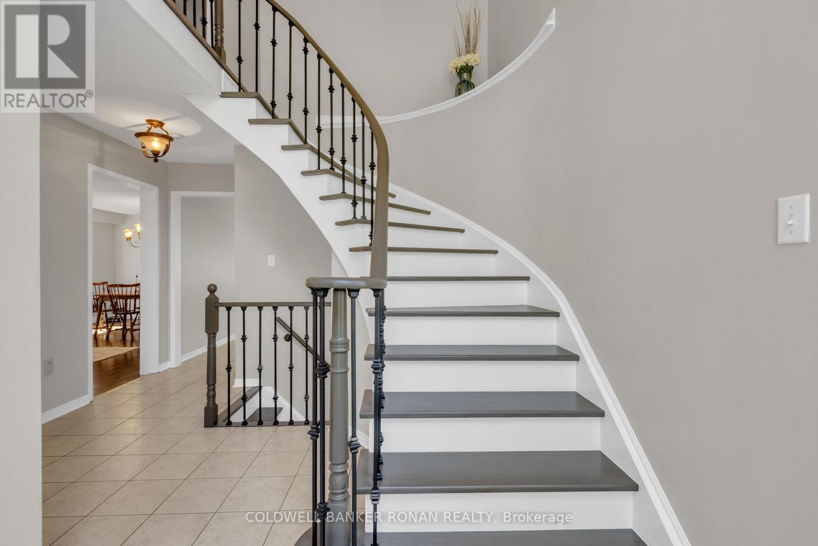 44 BACCARAT CRESCENT - 10