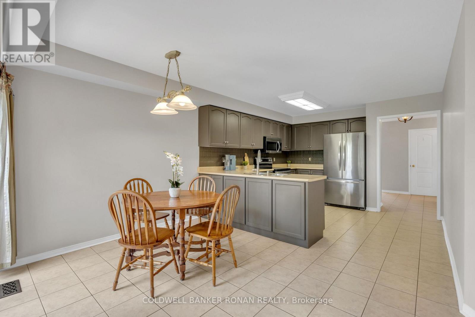 44 BACCARAT CRESCENT - 14