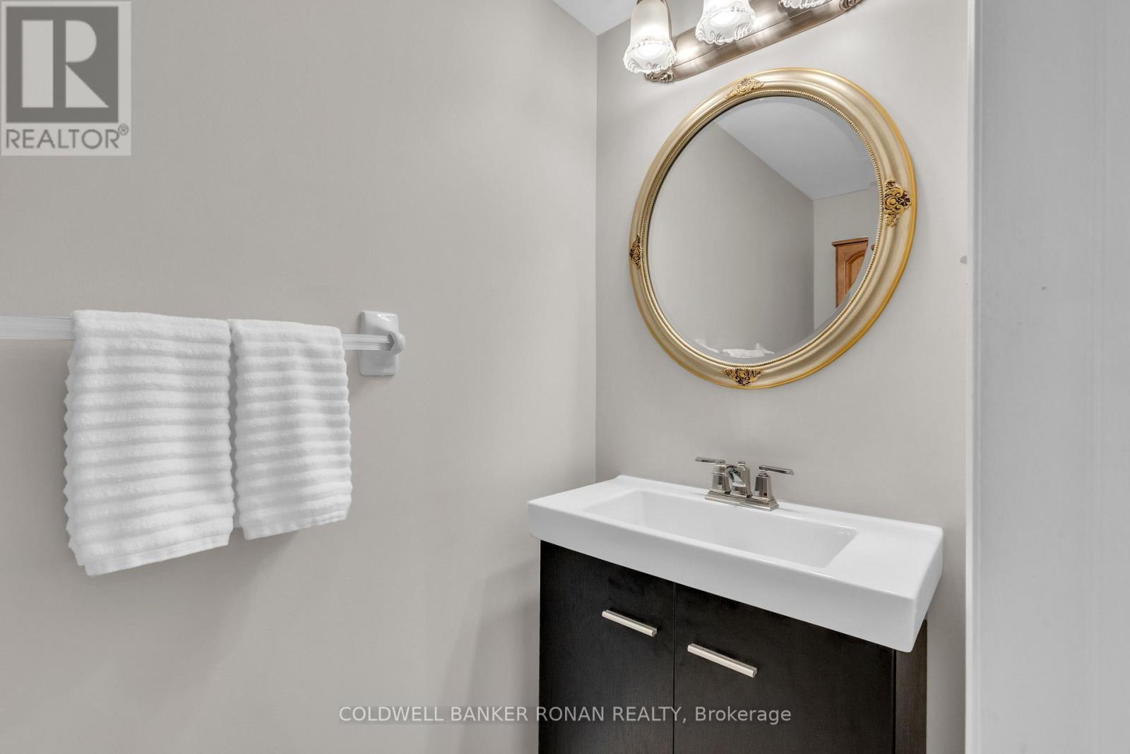 44 BACCARAT CRESCENT - 23