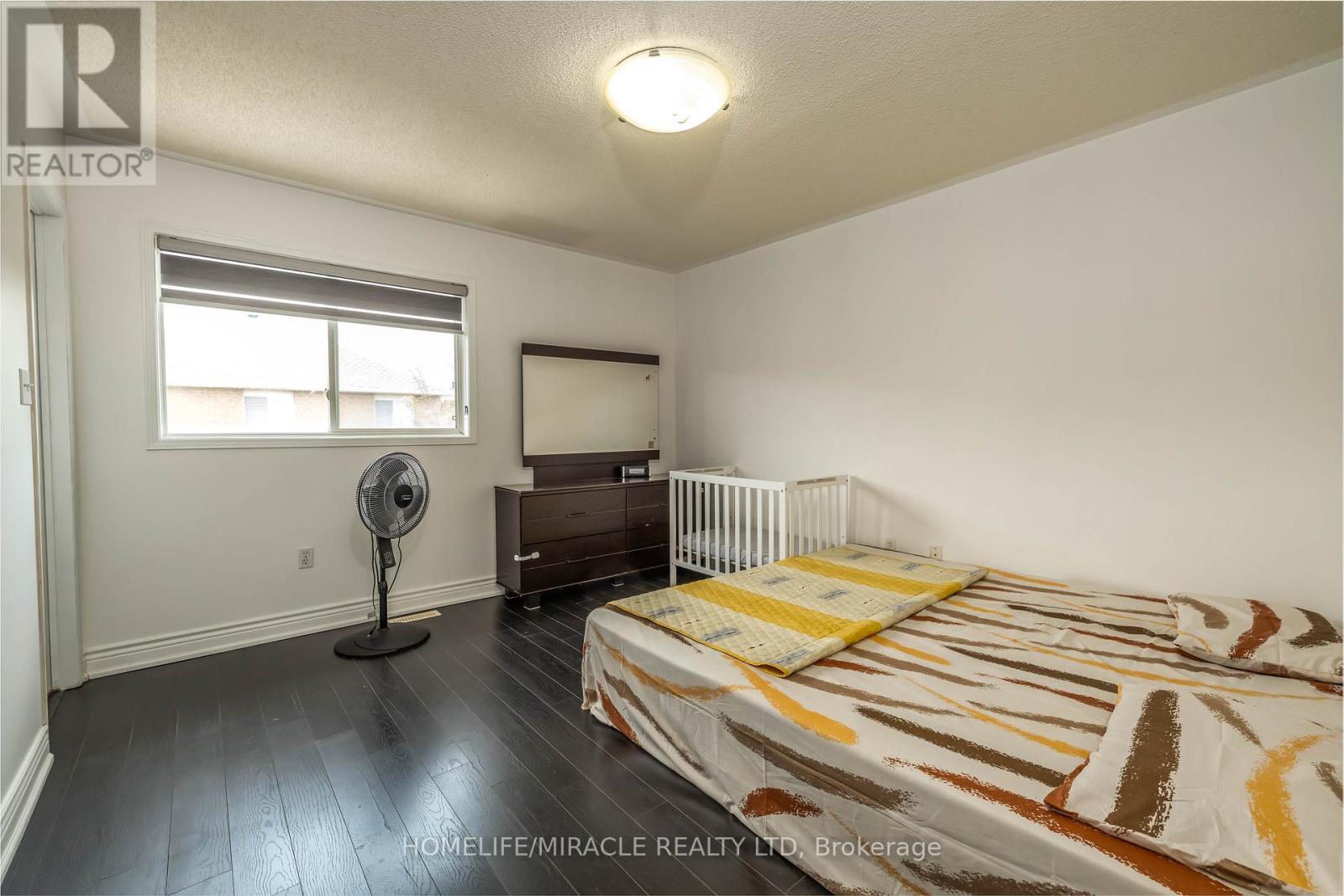 17 BAHA CRESCENT - 16
