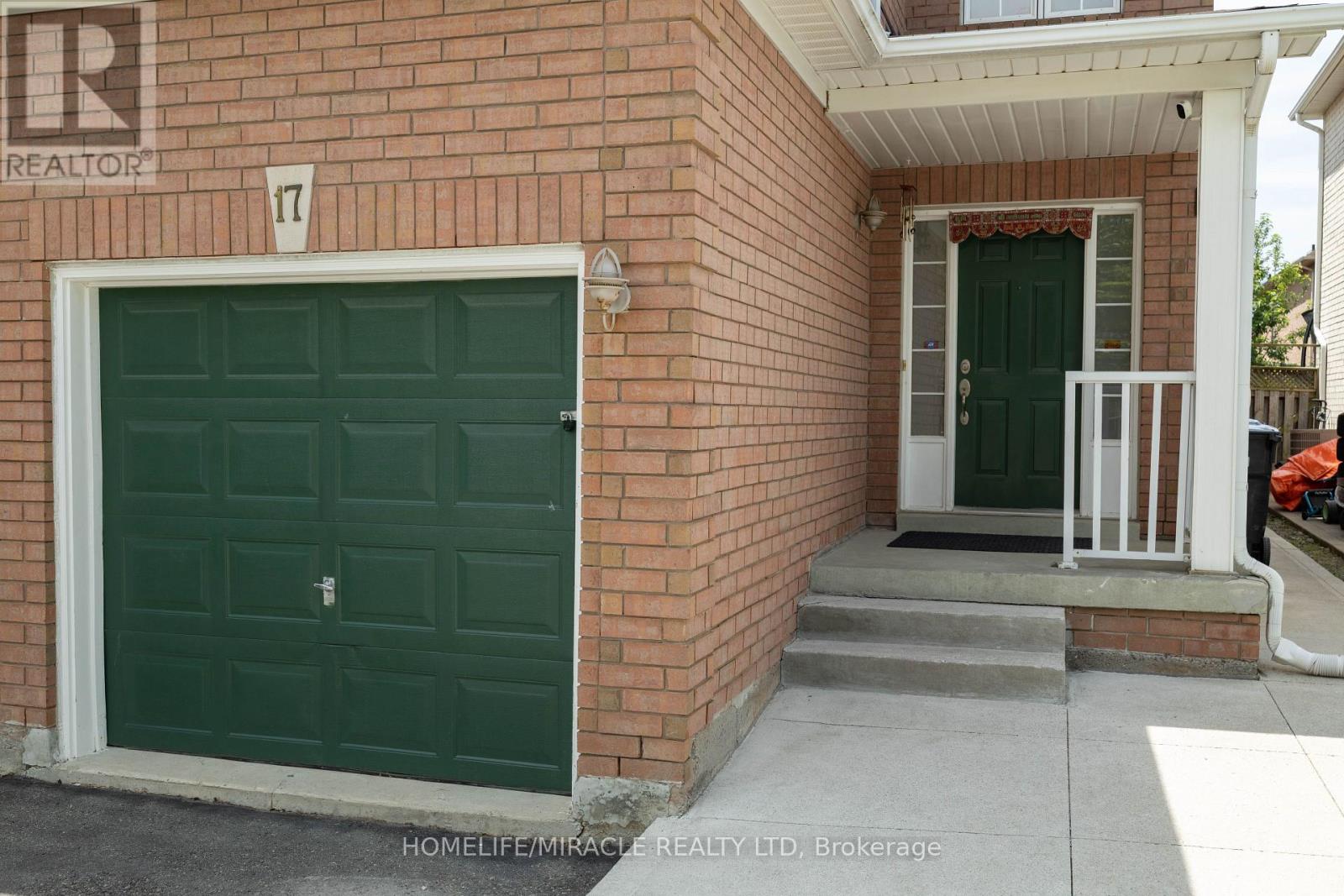 17 BAHA CRESCENT - Image 2
