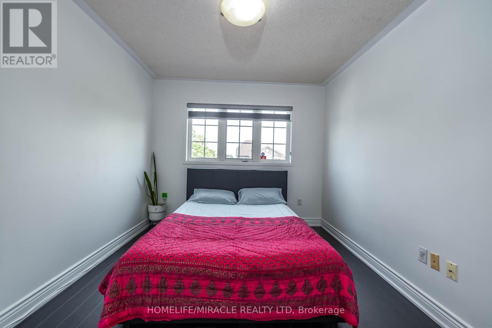 17 BAHA CRESCENT - 21