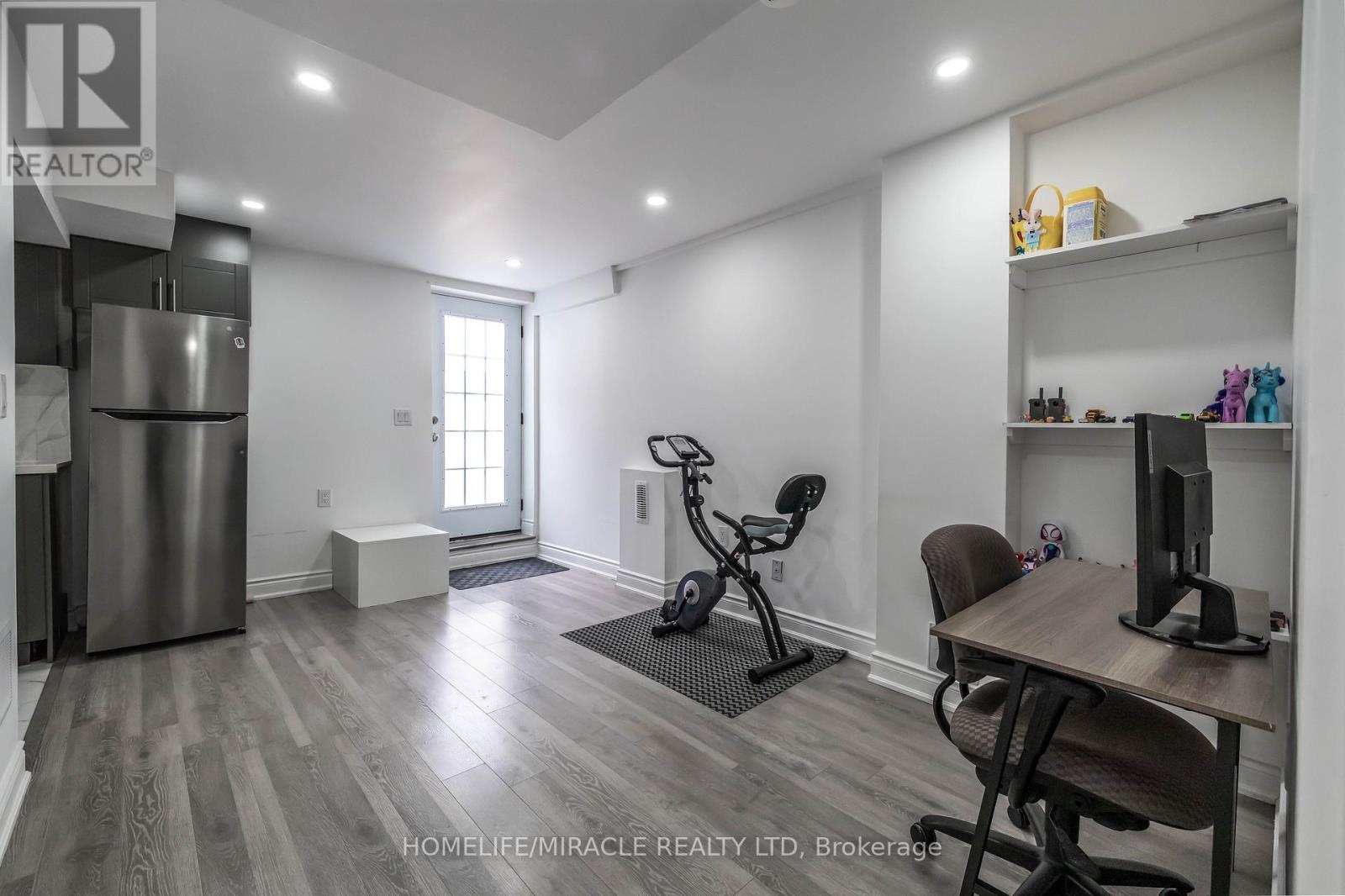 17 BAHA CRESCENT - 29