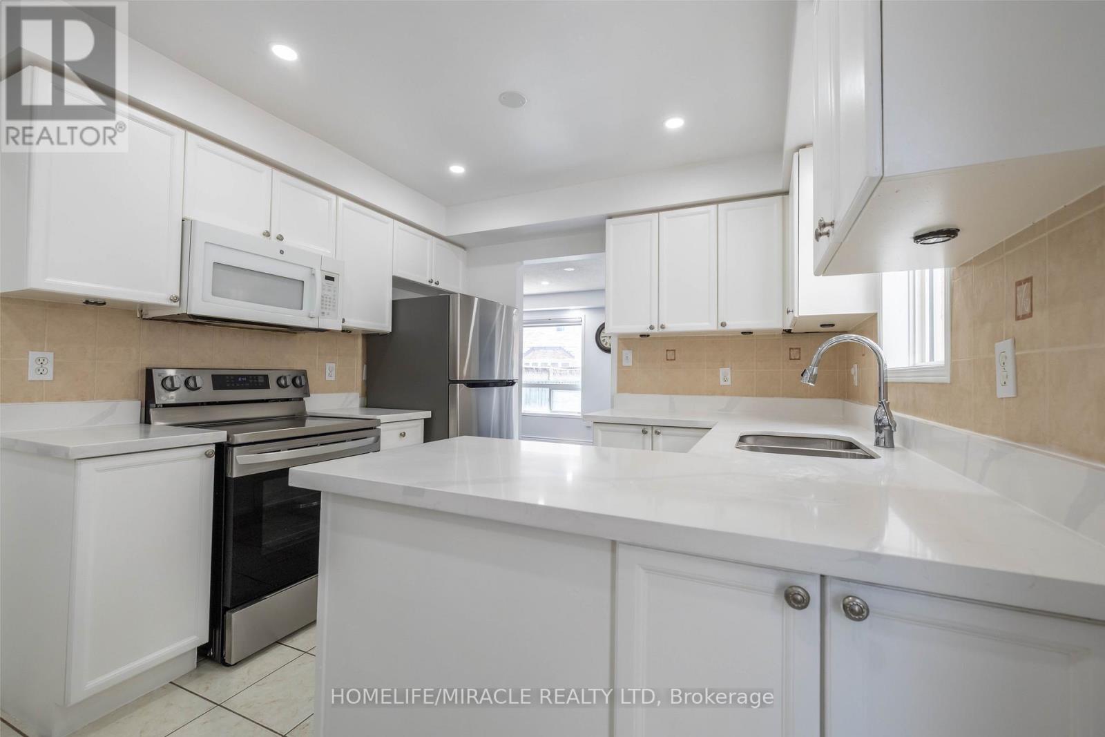17 BAHA CRESCENT - 8