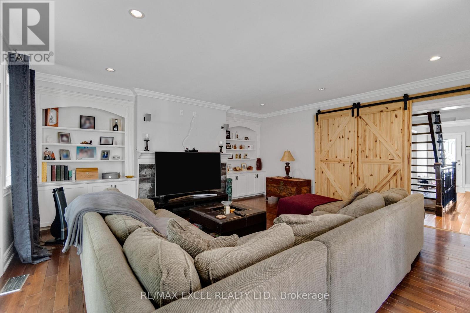 381 NIAR AVENUE - 12
