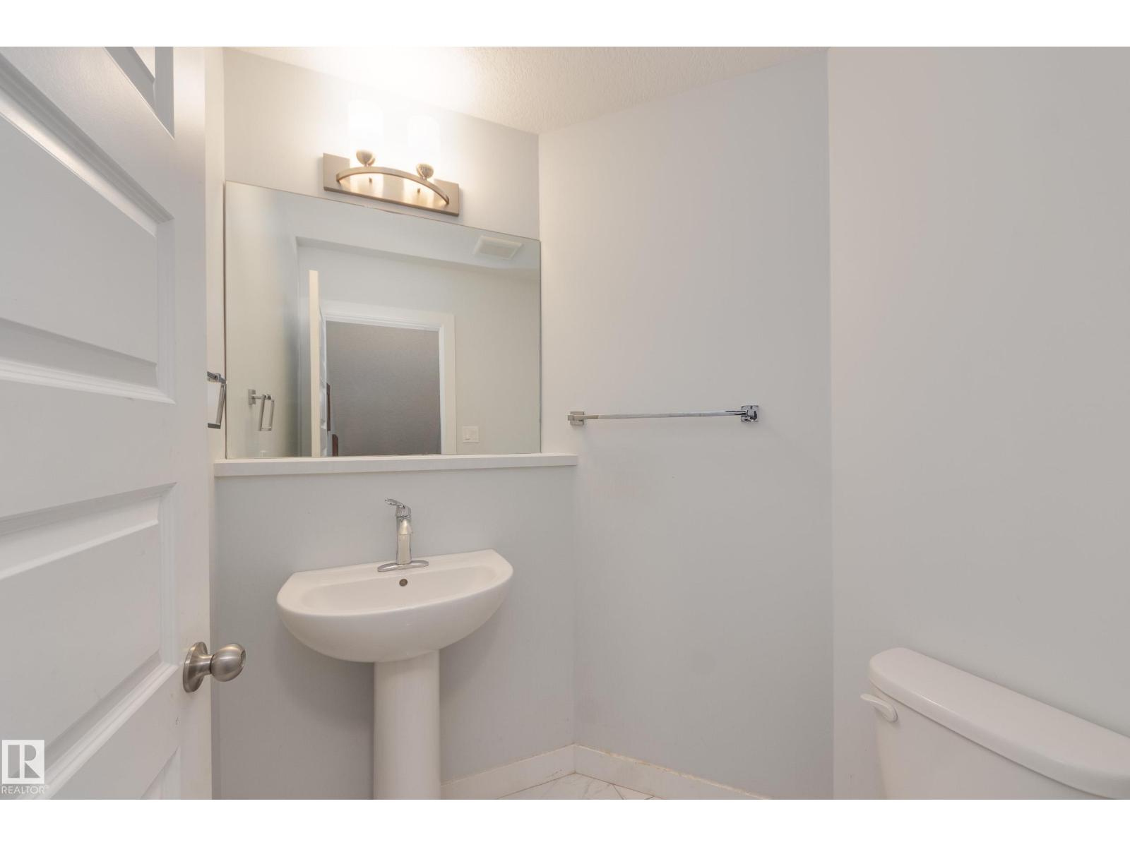 #66- 723 172 ST SW - 4