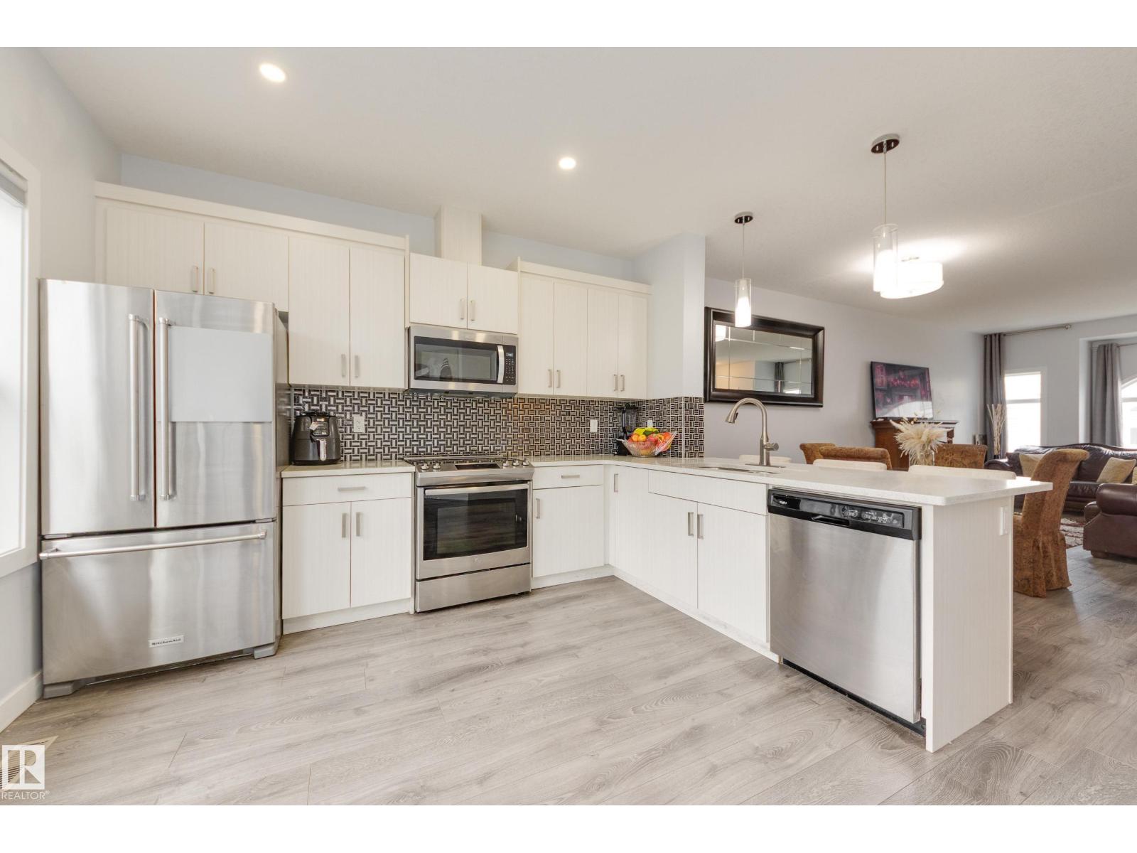#66- 723 172 ST SW - 1